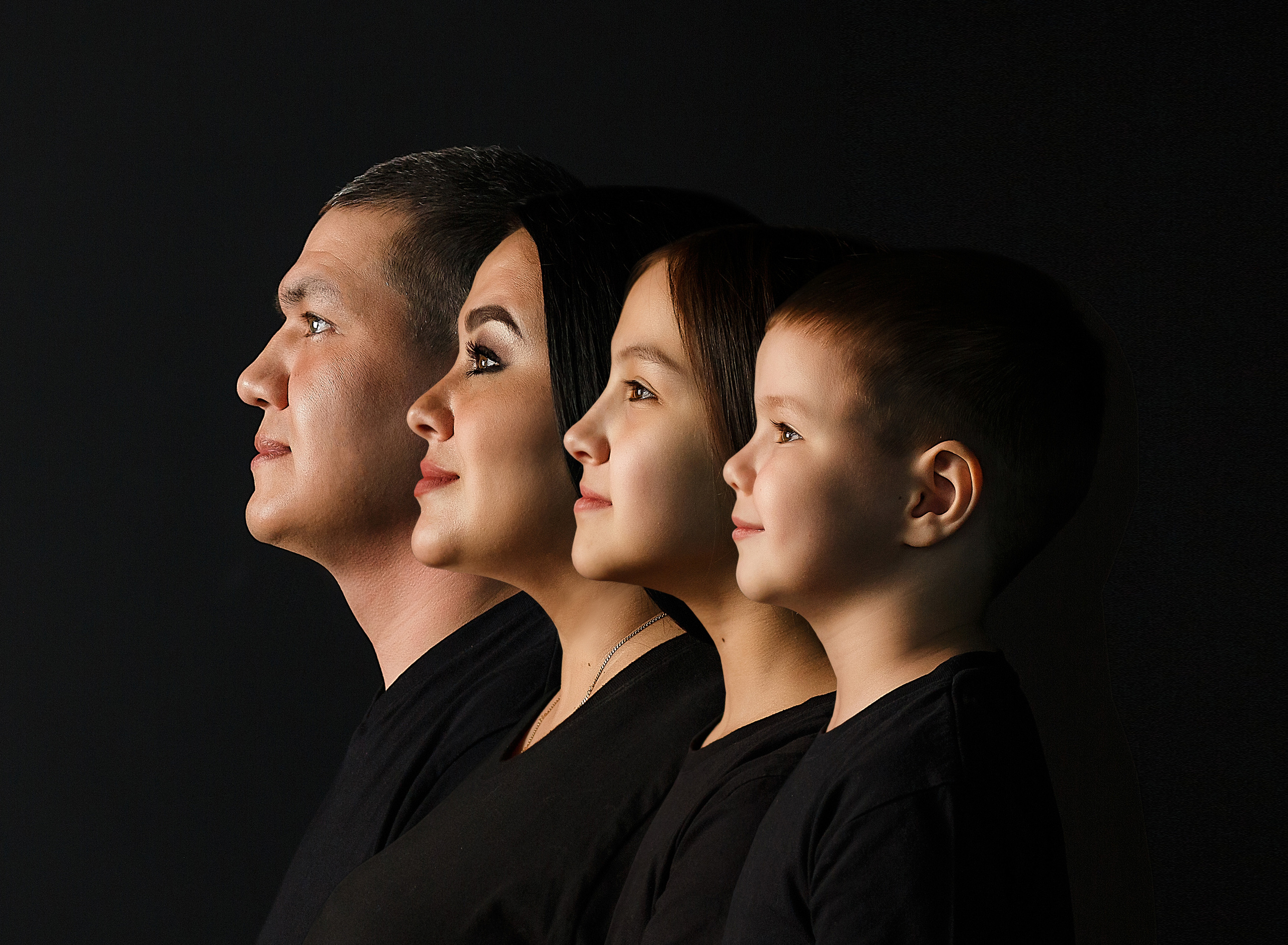 Семейный трендовый портрет. Семейный и детский фотограф в Стерлитамаке Разина Рахмангулова