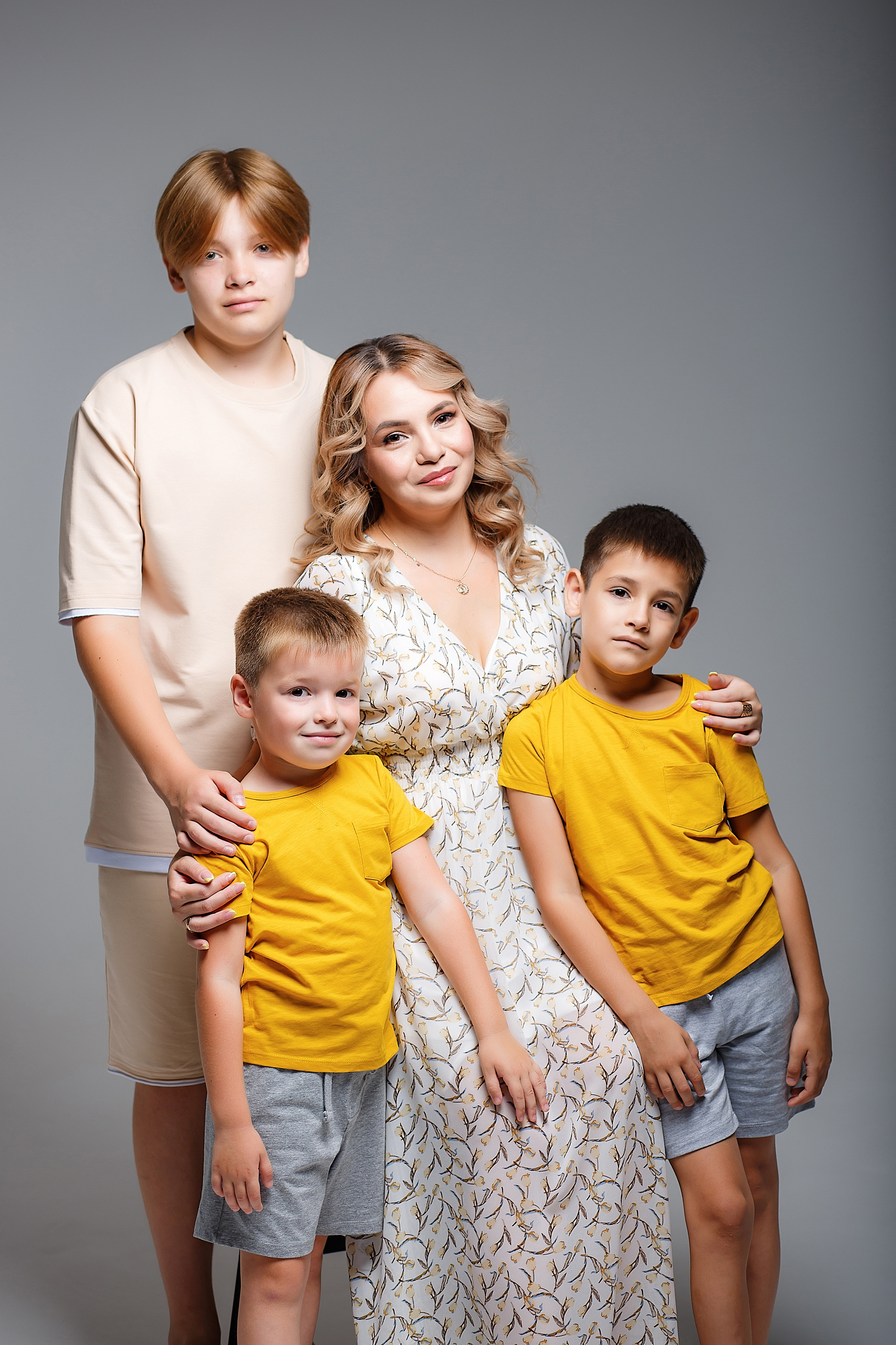 Семейный трендовый портрет. Семейный и детский фотограф в Стерлитамаке Разина Рахмангулова