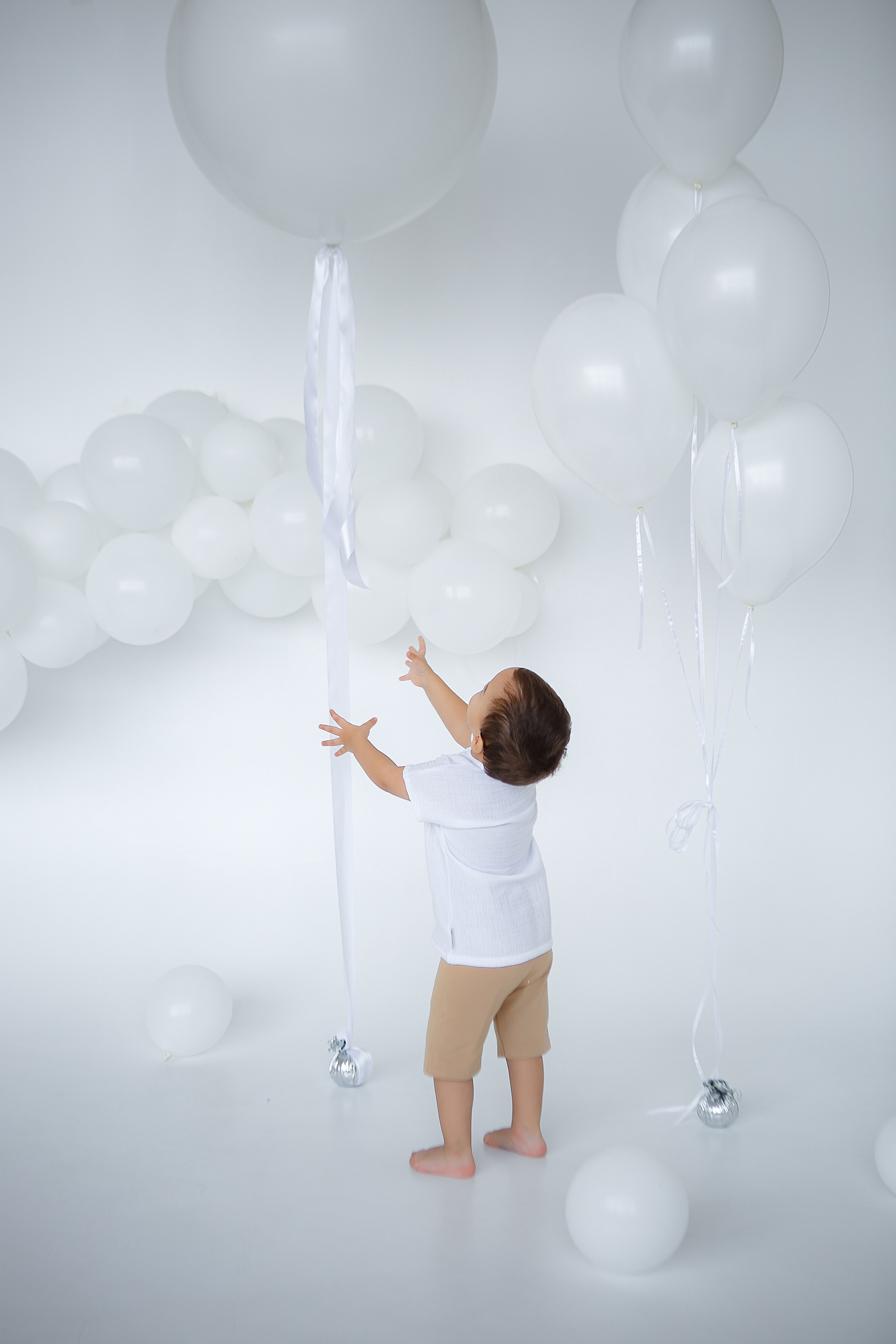 Детская фотосессия с шарами в студии. Семейный и детский фотограф в Стерлитамаке Разина Рахмангулова