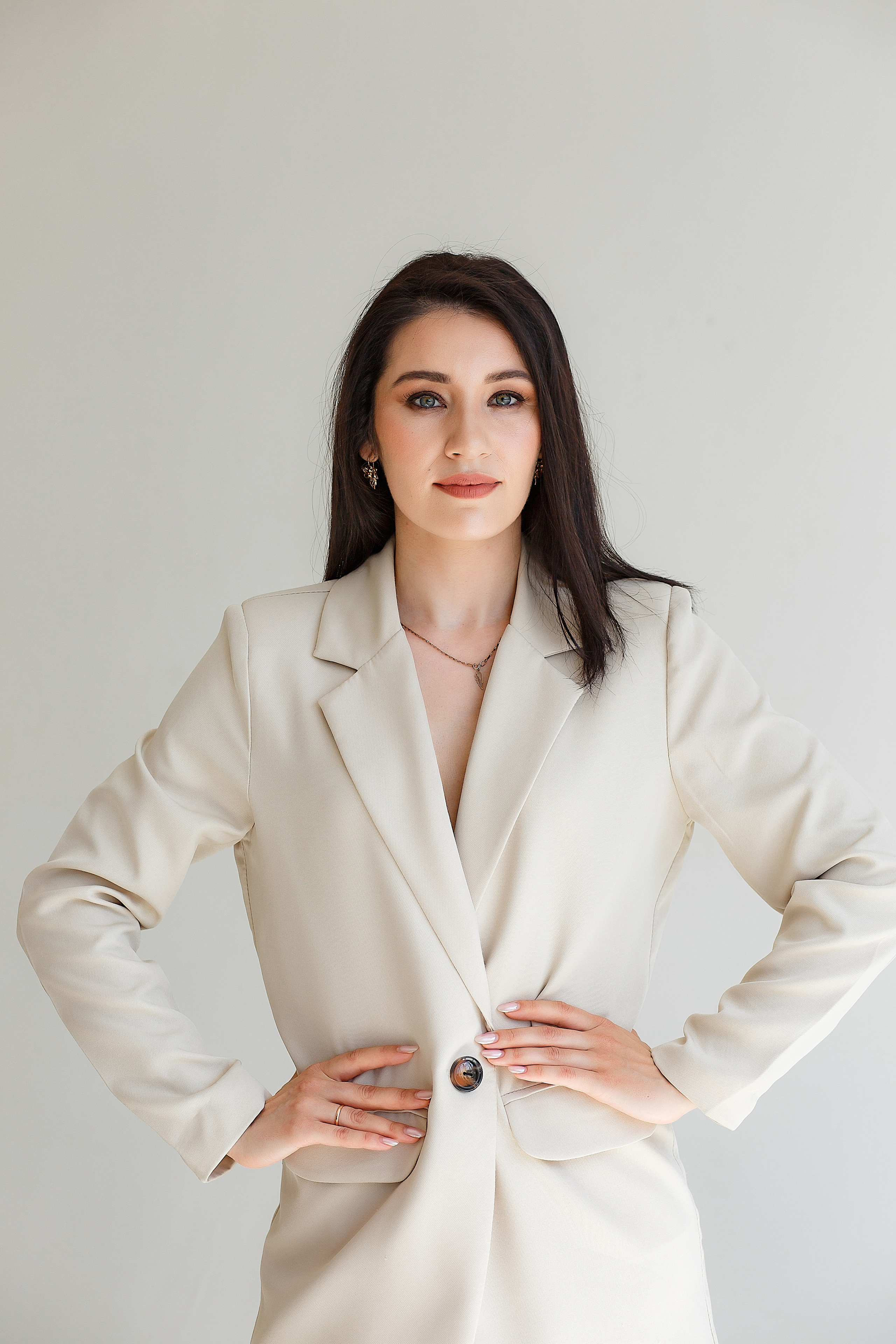 Фотосессия сестер в студии. Семейный и детский фотограф в Стерлитамаке Разина Рахмангулова