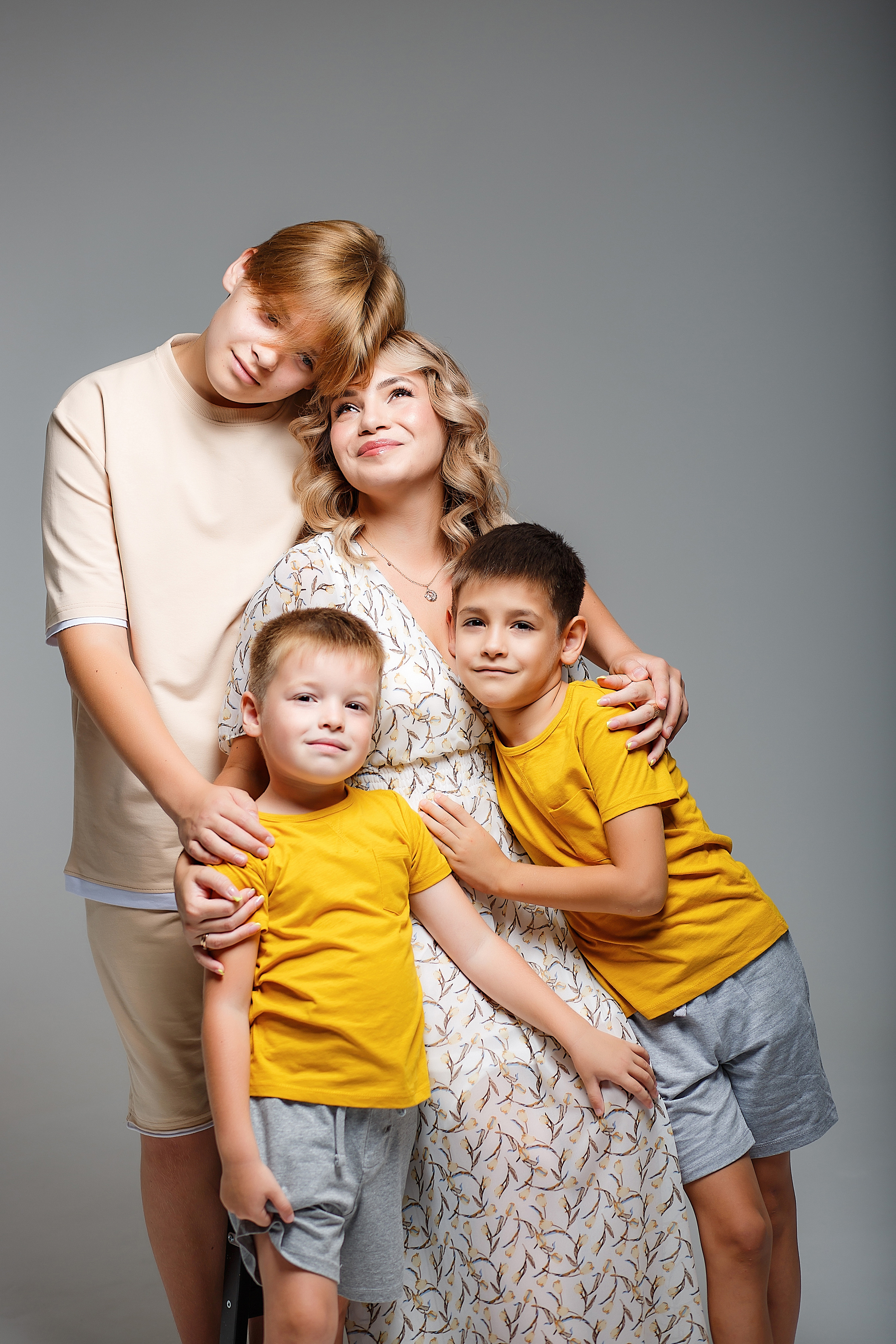 Семейный трендовый портрет. Семейный и детский фотограф в Стерлитамаке Разина Рахмангулова