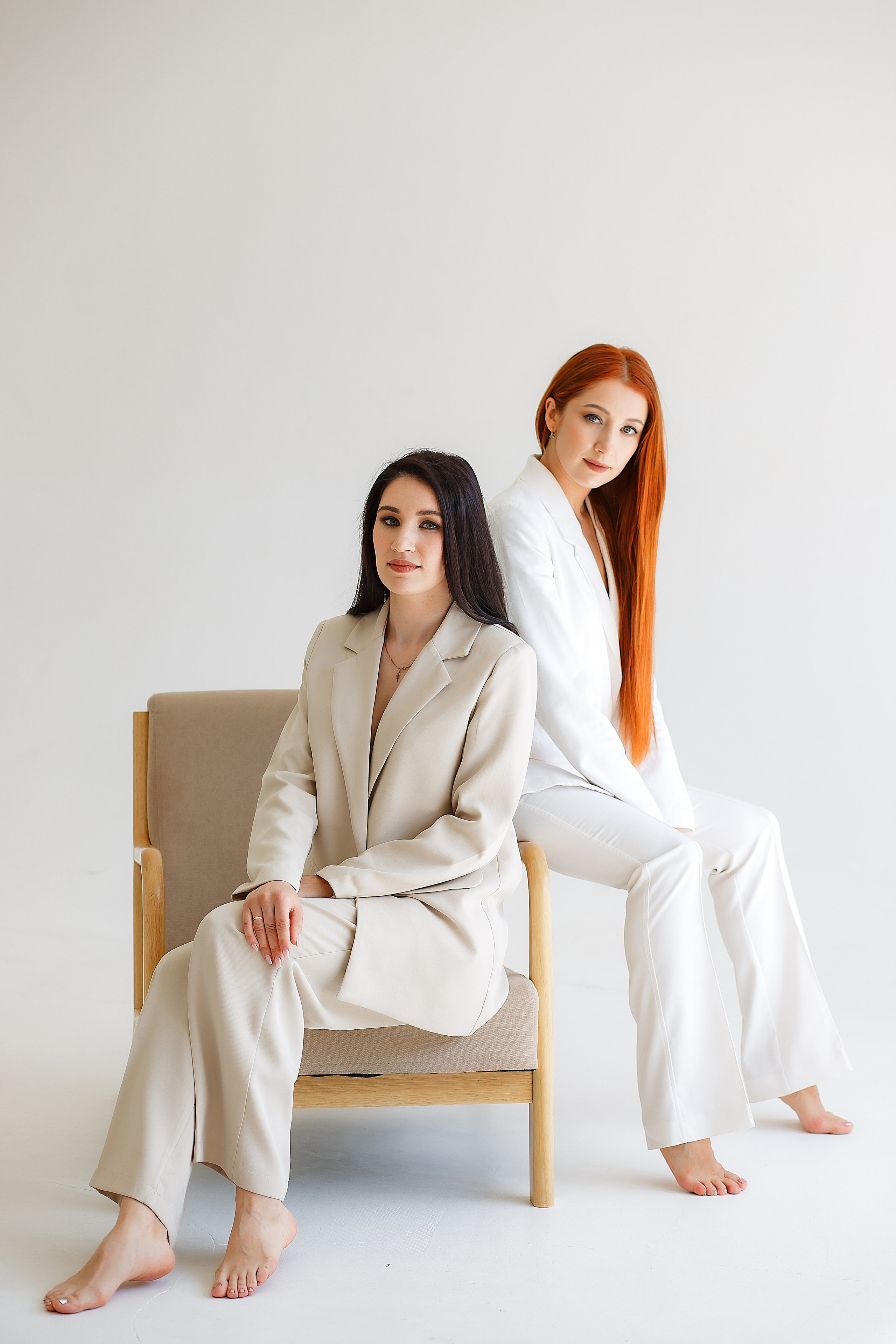 Фотосессия сестер в студии. Семейный и детский фотограф в Стерлитамаке Разина Рахмангулова