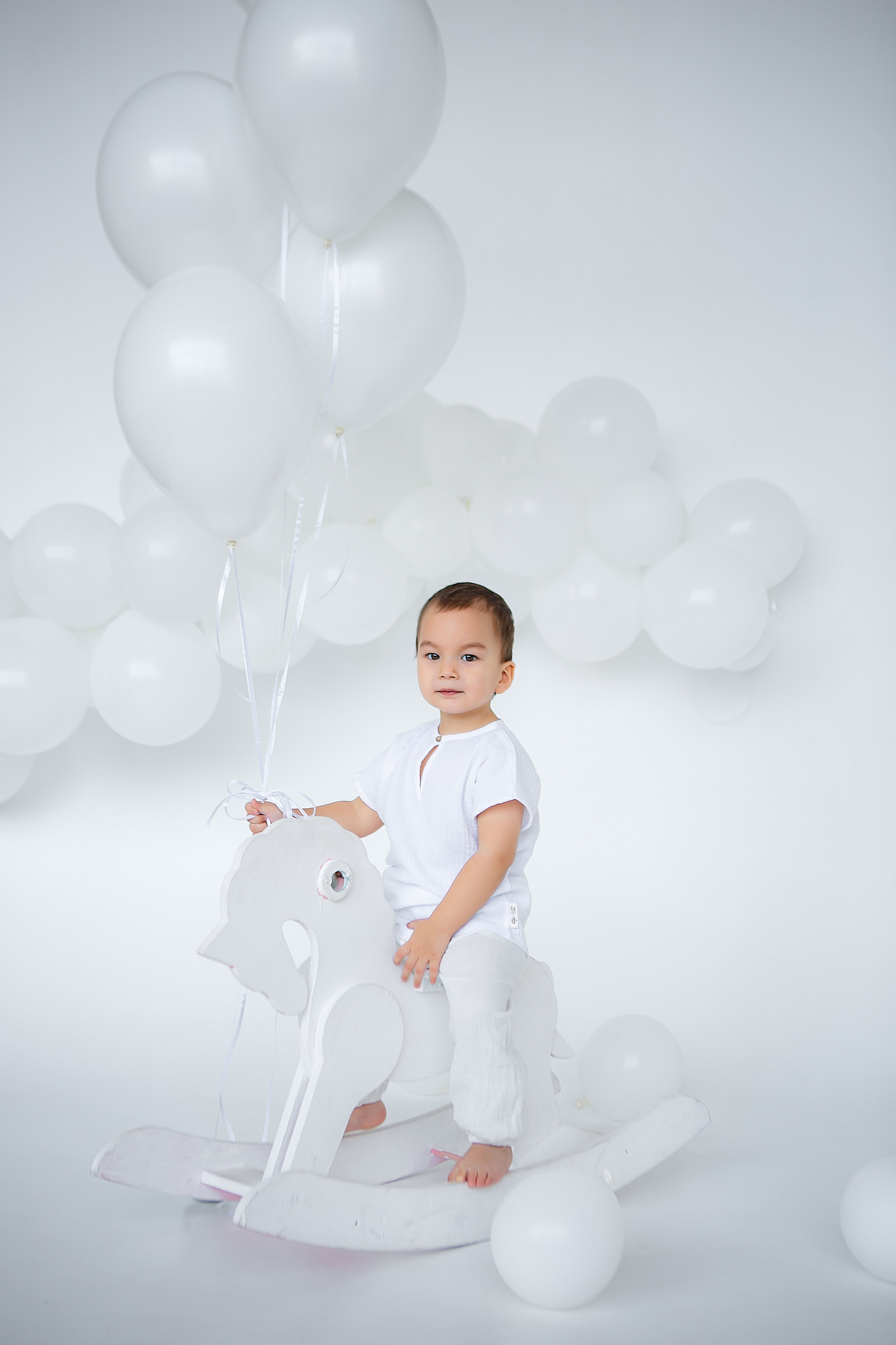 Детская фотосессия с шарами в студии. Семейный и детский фотограф в Стерлитамаке Разина Рахмангулова