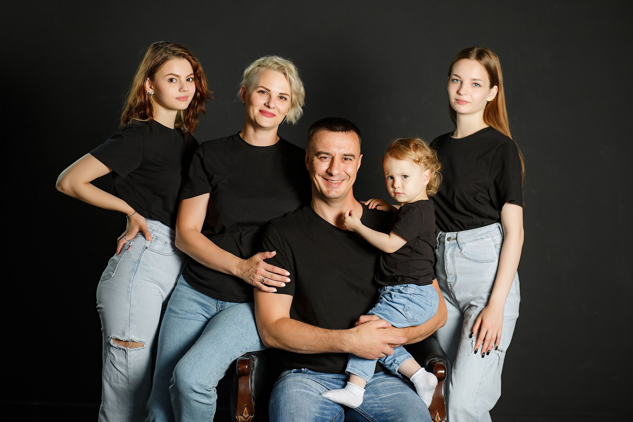 Семейный трендовый портрет. Семейный и детский фотограф в Стерлитамаке Разина Рахмангулова