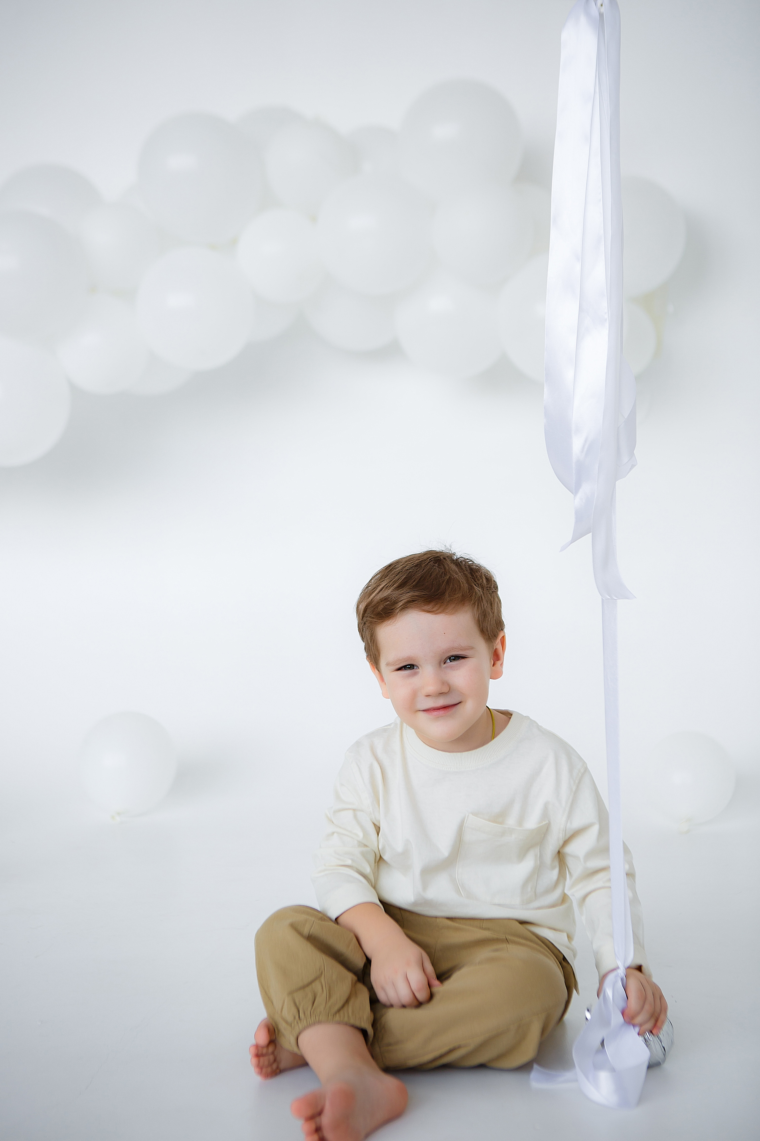 Детская фотосессия с шарами в студии. Семейный и детский фотограф в Стерлитамаке Разина Рахмангулова