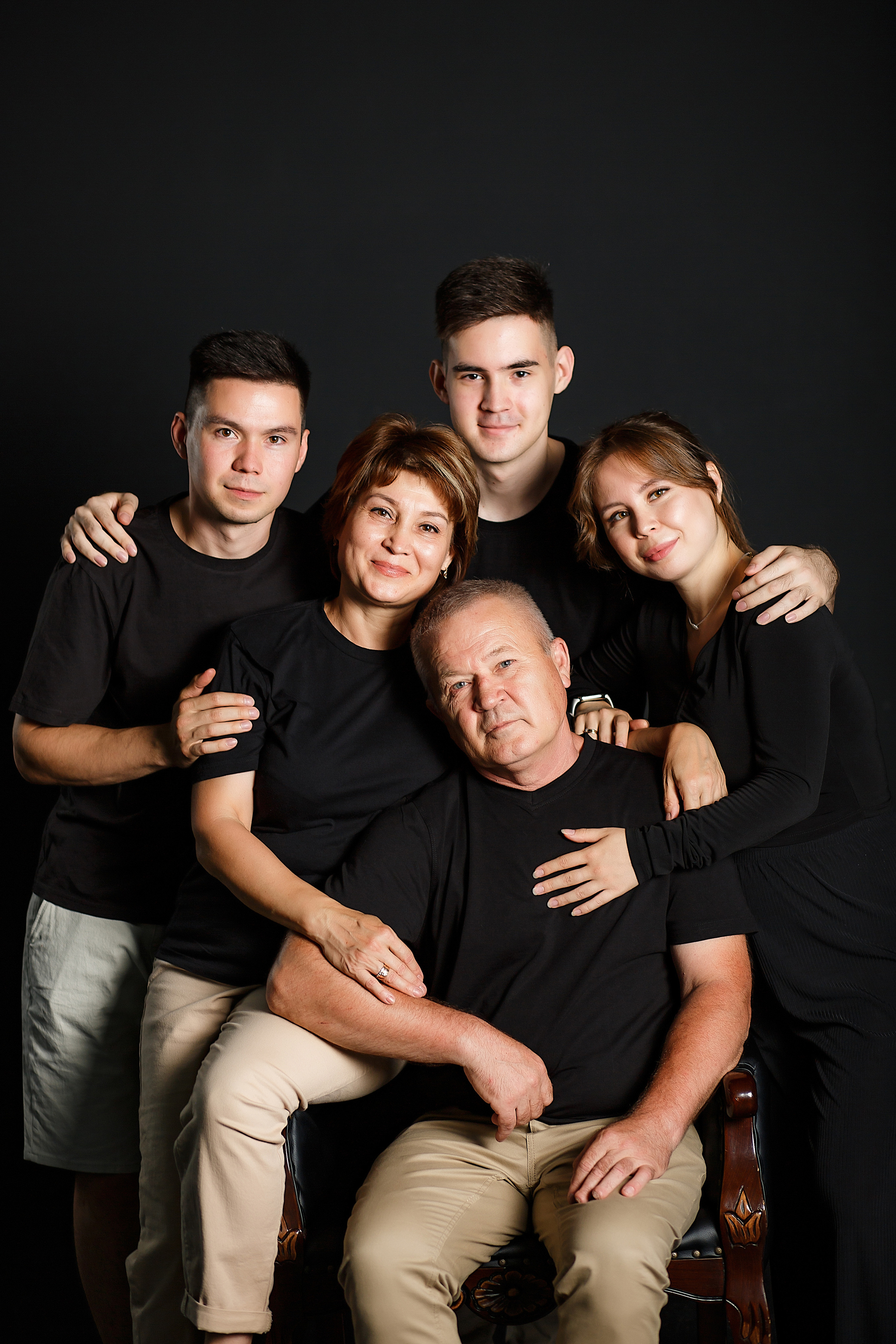 Семейный трендовый портрет. Семейный и детский фотограф в Стерлитамаке Разина Рахмангулова