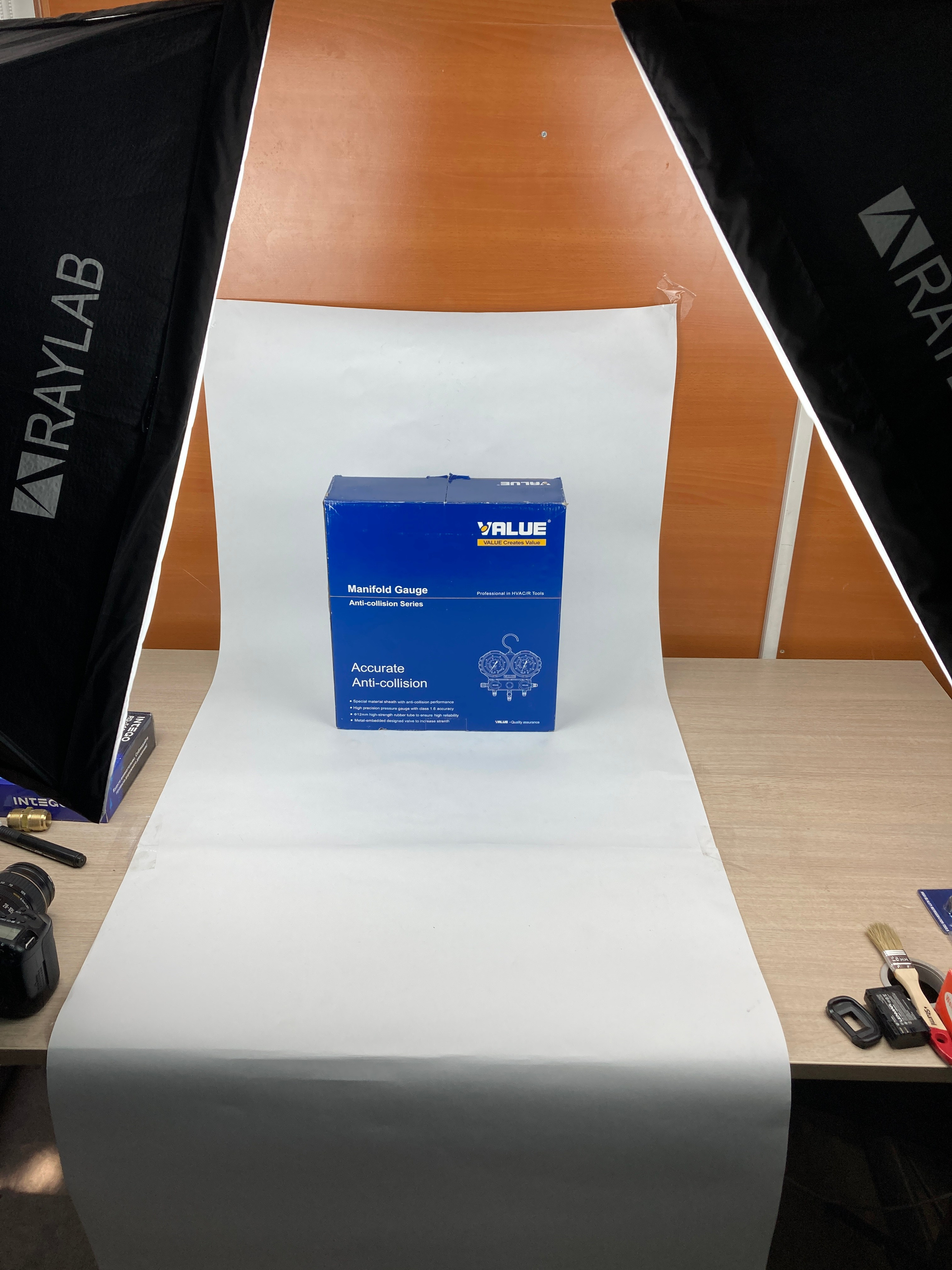 Backstage. Предметный фотограф в Симферополе Антон Катунин