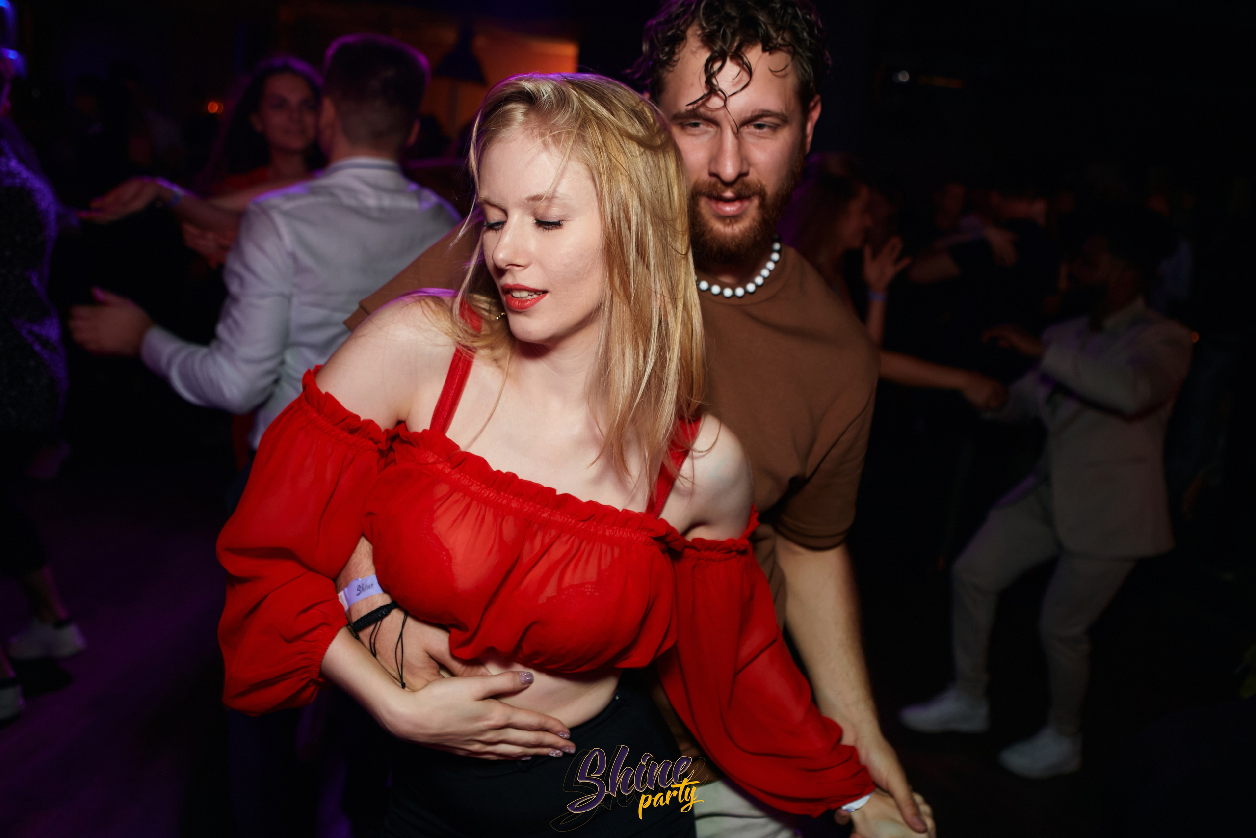 Shine party bachata. Свадебный фотограф