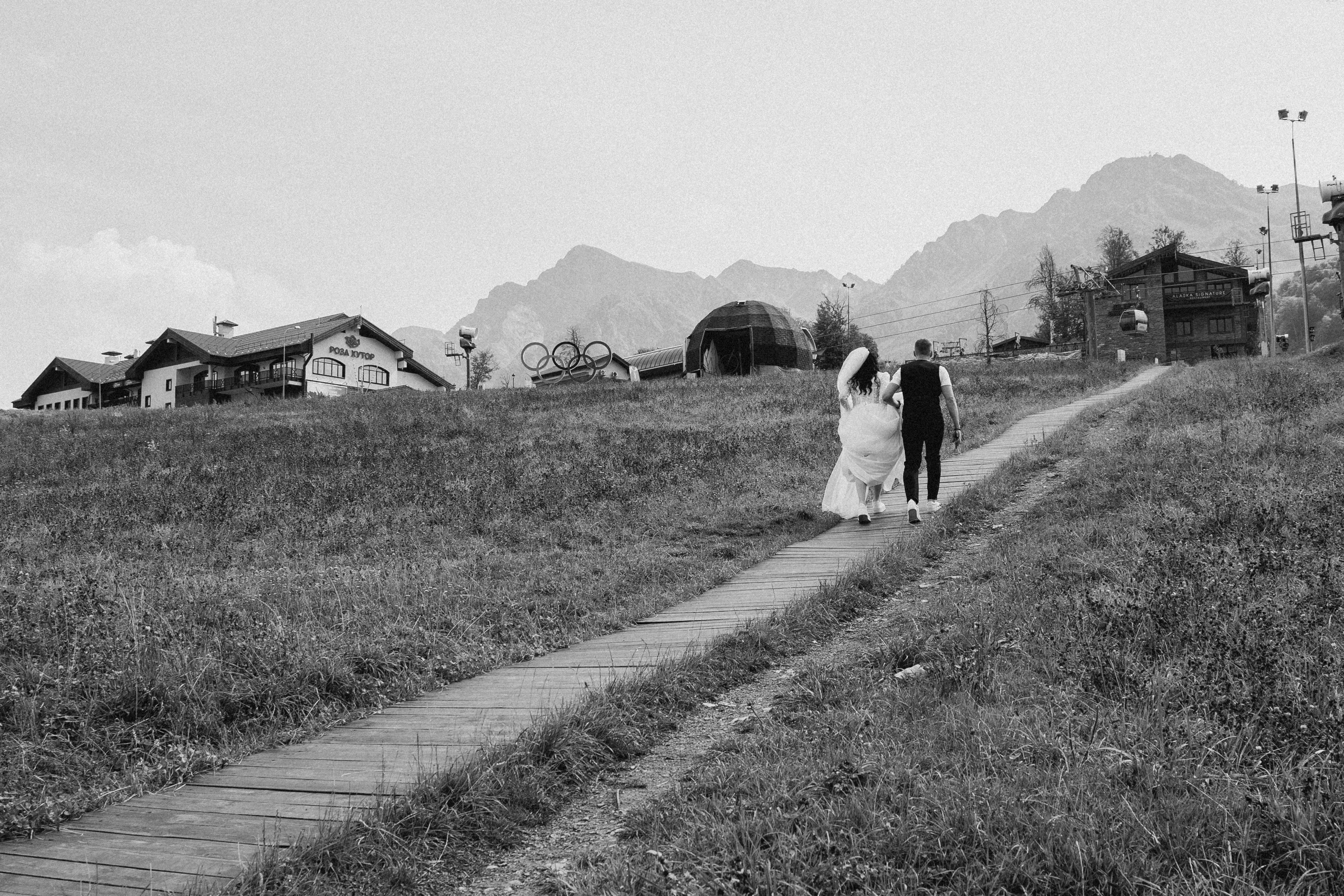 Свадебная Фотосессия в горах Сочи Красной поляны. Фотограф Сочи Адлер Сириус Красная поляна Олеся Минив