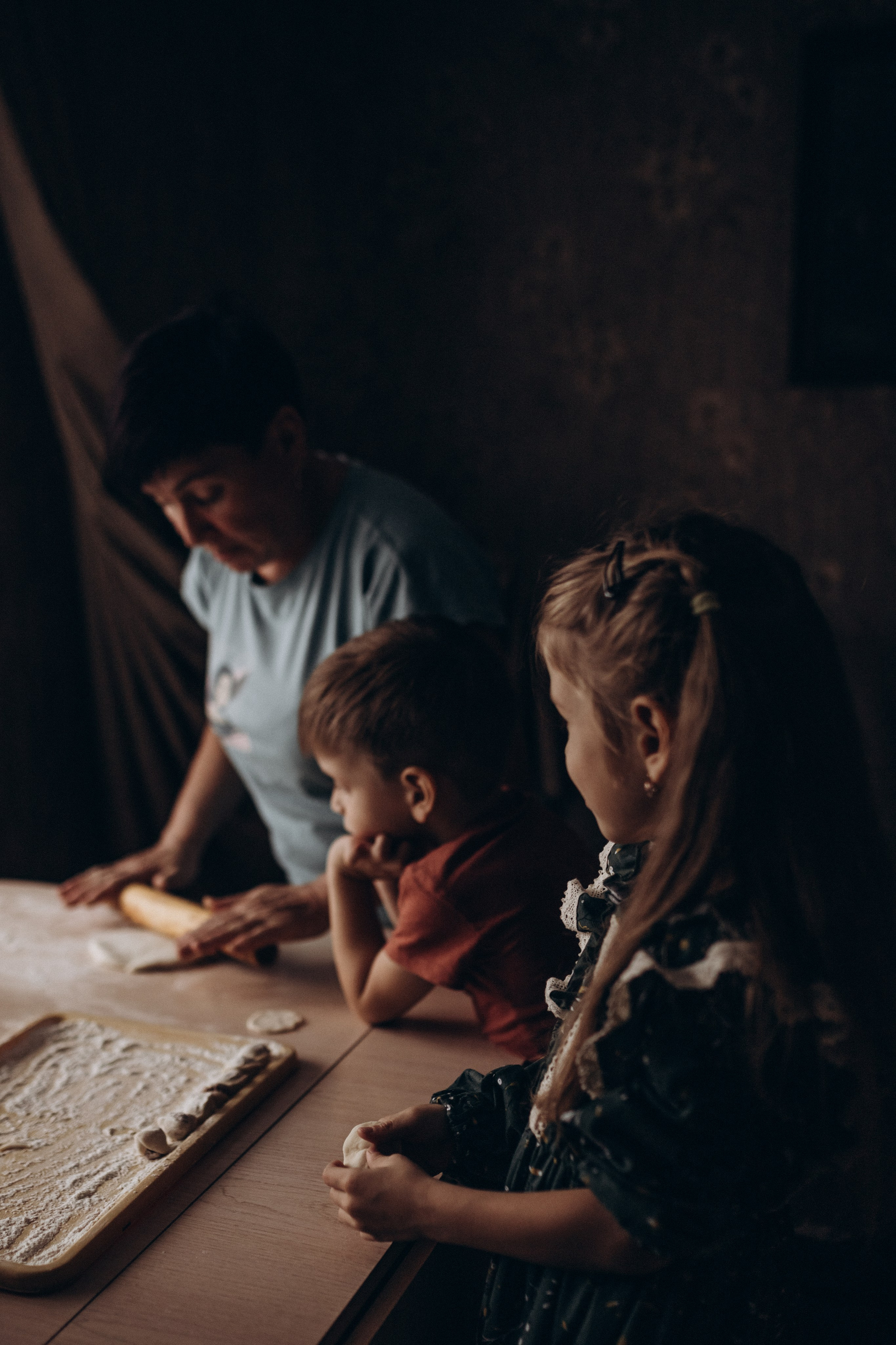 Бабушка с внуками. Семейный фотограф lifestyle в Новосибирске Елена Шпилевая