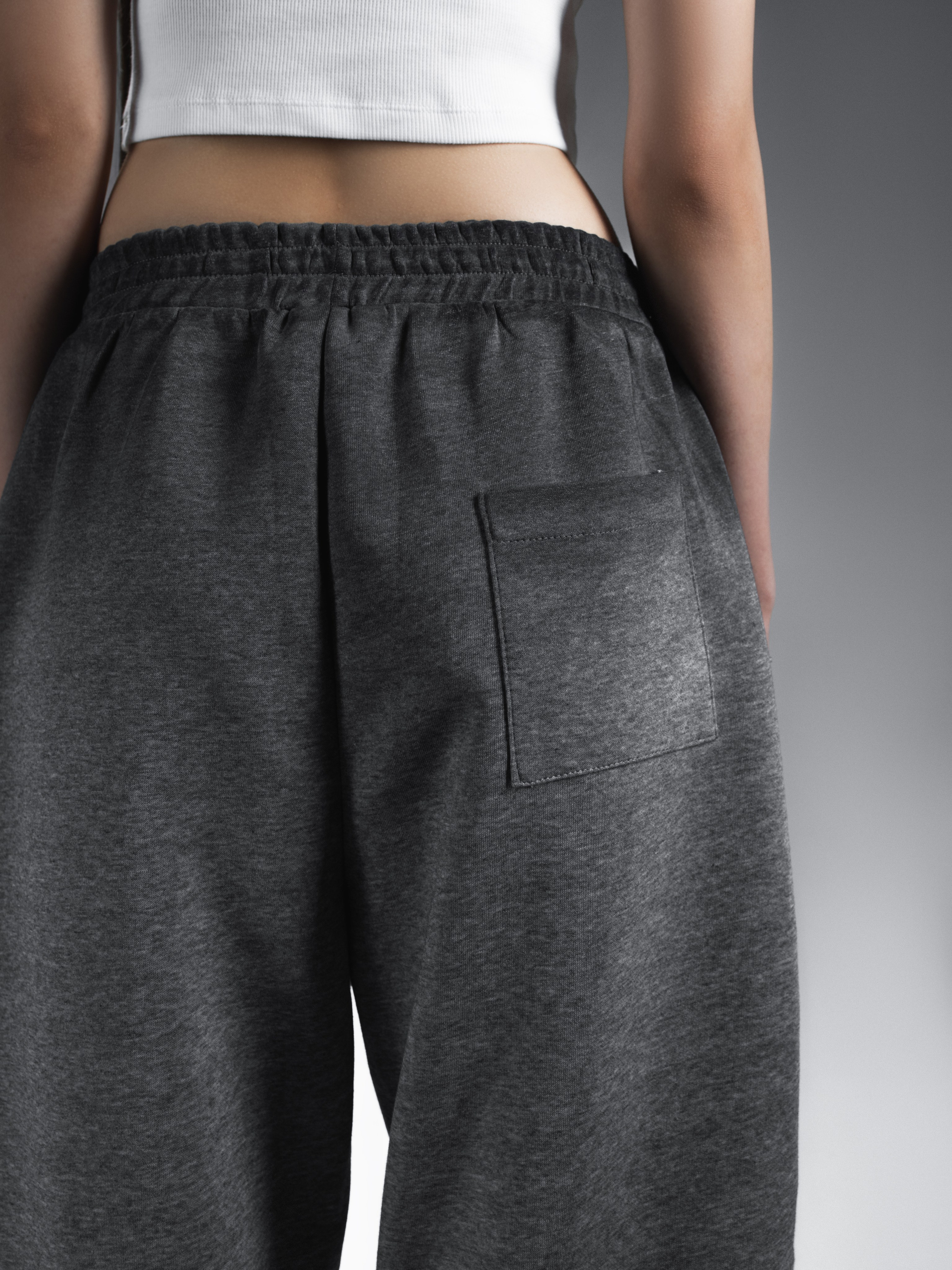 КАТАЛОГ | серый фон. RUNA production — стильные съемки для брендов