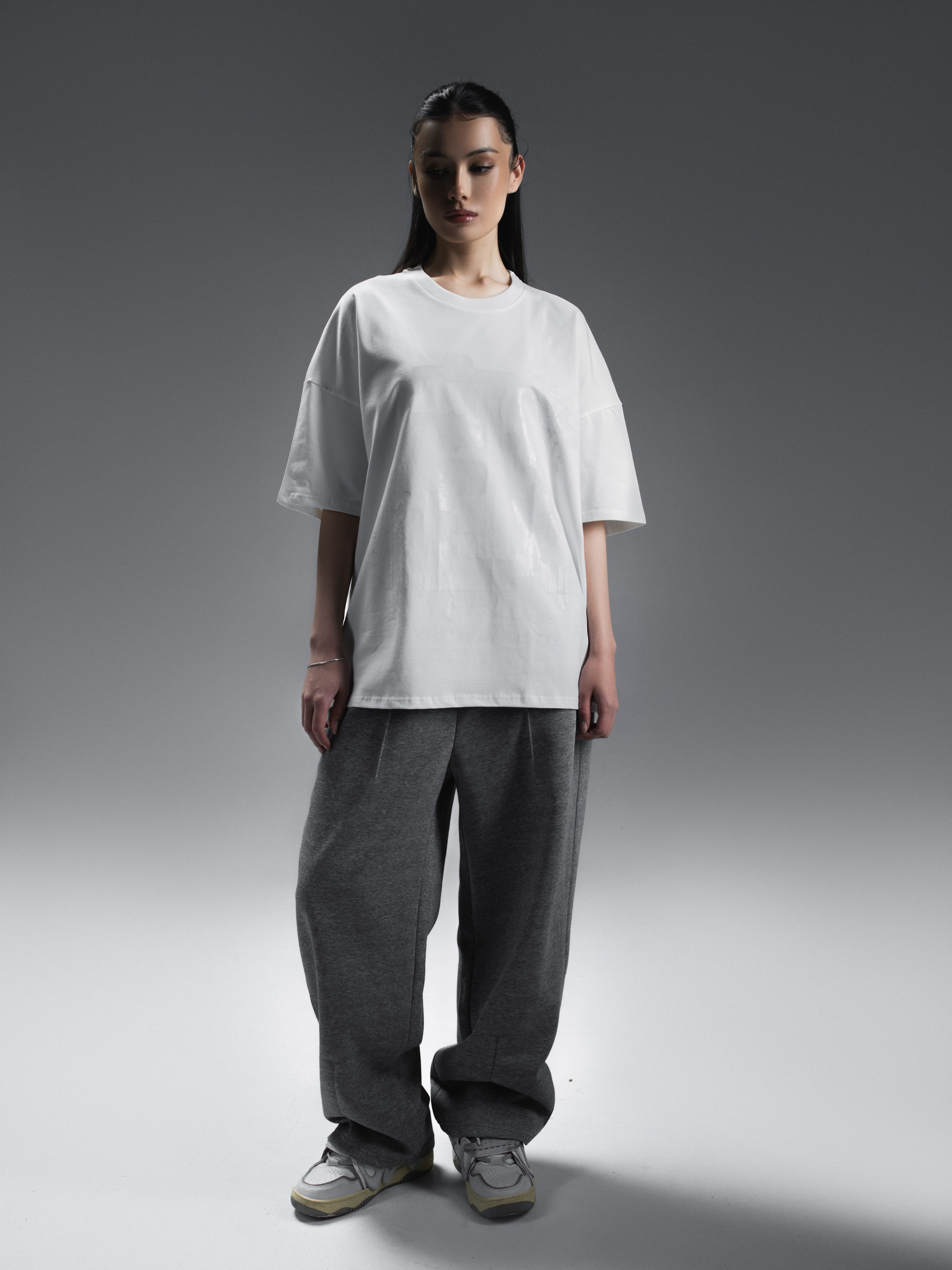 КАТАЛОГ | серый фон. RUNA production — стильные съемки для брендов