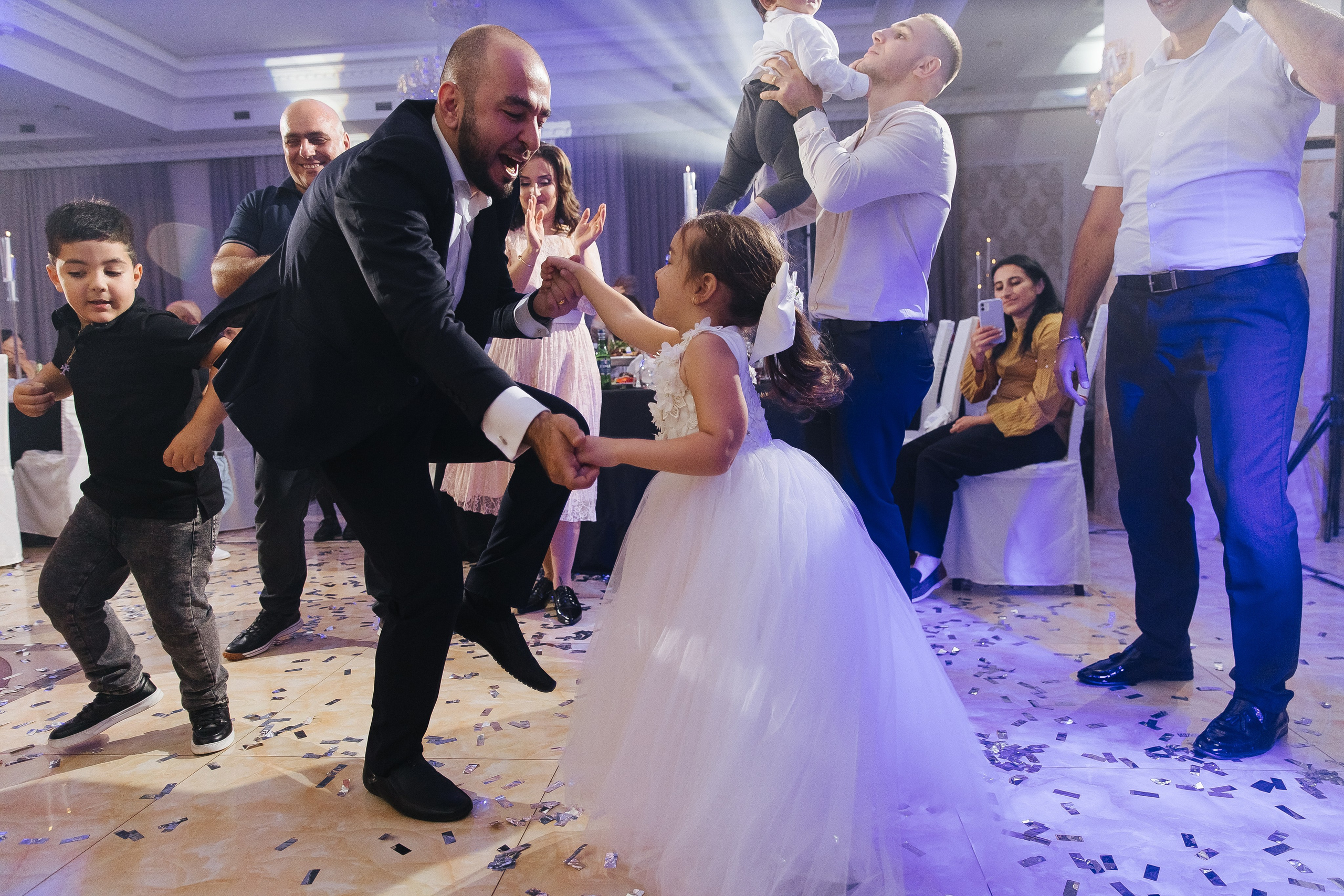 Ани и Назели. 35&5 День рождения, «Янтарь». Фотограф в Красноярске Надежда Воскресенская