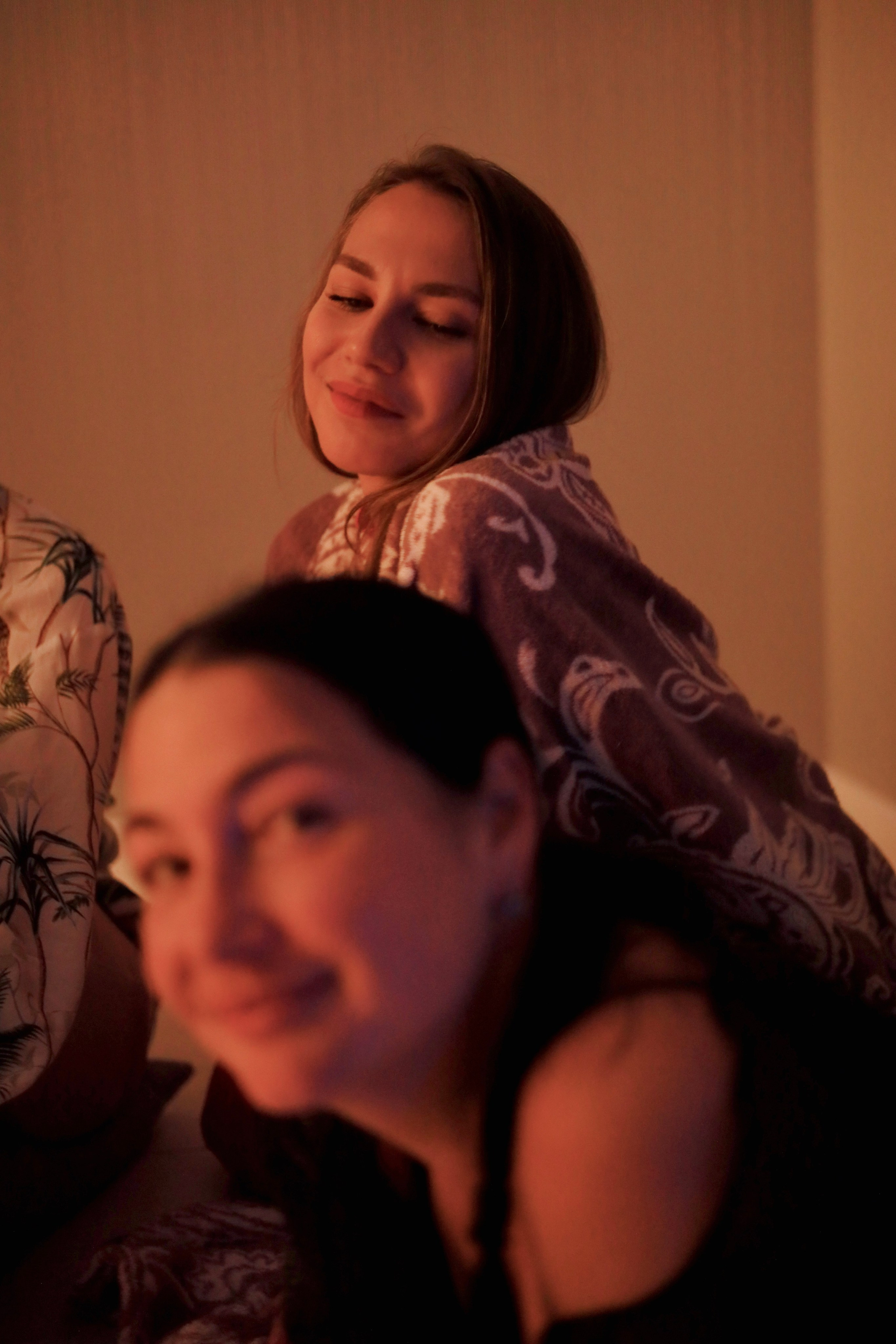 Women circle. Family, portrait, content photo in Costa Rica Evgeniya Besprozvannykh