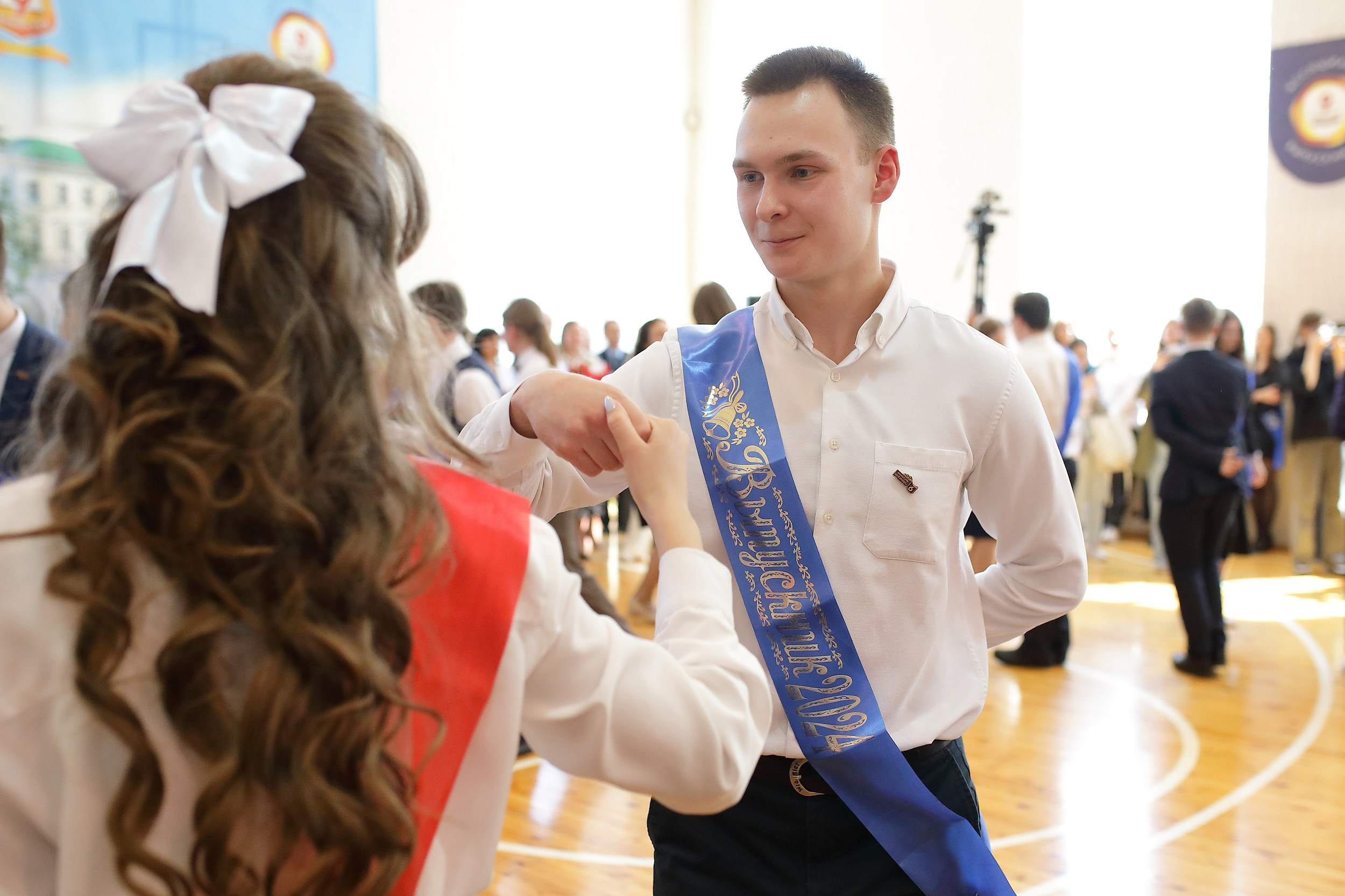 Последний звонок (линейка). Свадебный и семейный фотограф и видеограф в Екатеринбурге Полянские Тимур и Анастасия