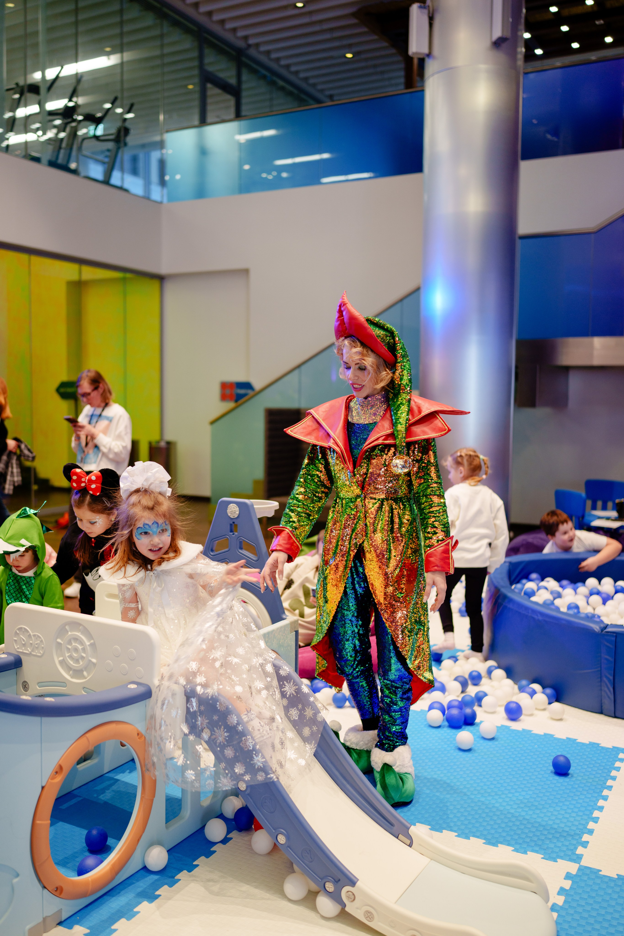 Репортажный фотограф VK Елка. Репортажный фотограф Москва Сергей Дружинин