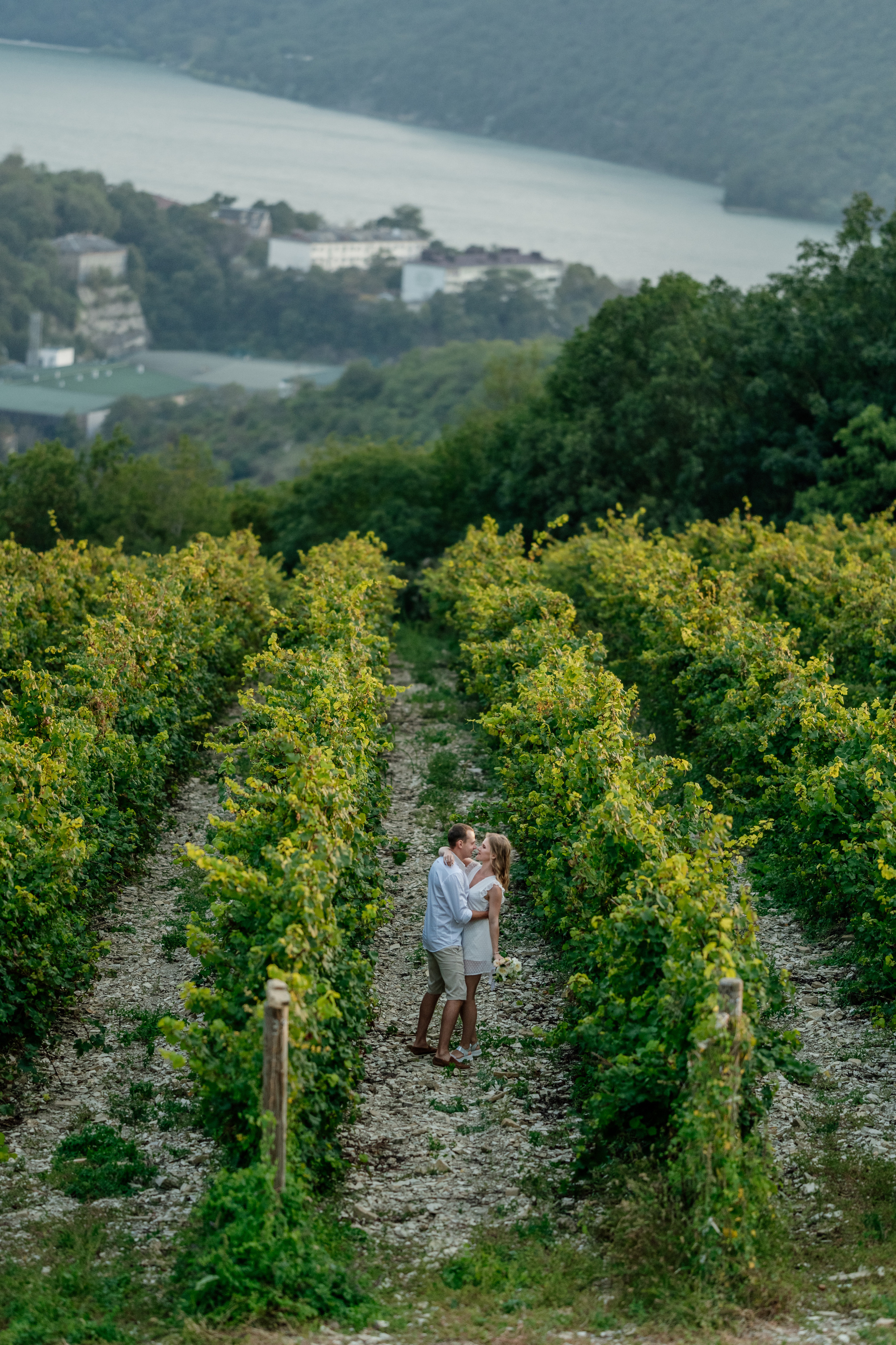 Свадьба любовь фотосессия лавстори абрау дюрсо. Свадебный фотограф Новороссийск Марина КрамарИна Полещук
