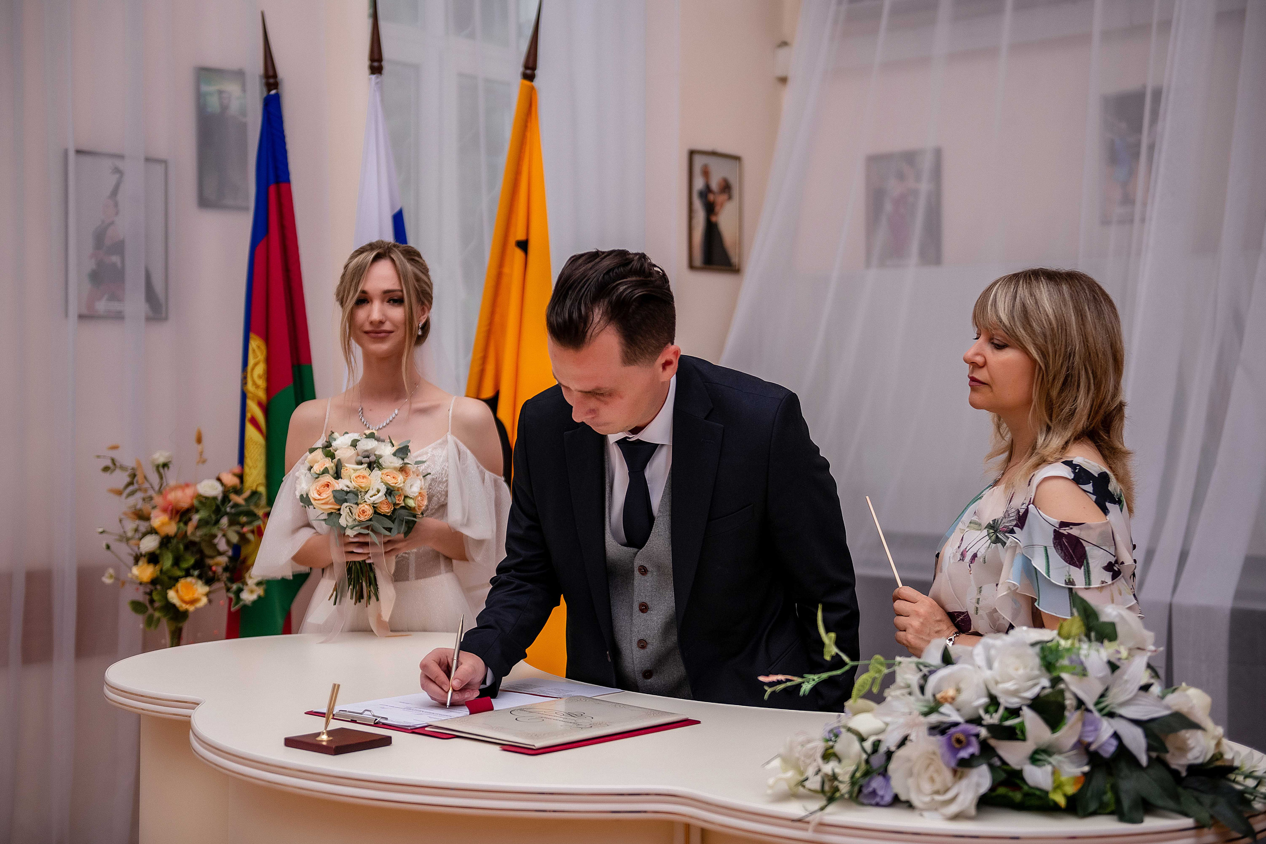 Свадебная фотосессия, свадьба летом, жених и невеста. Свадебный фотограф Новороссийск Марина КрамарИна Полещук