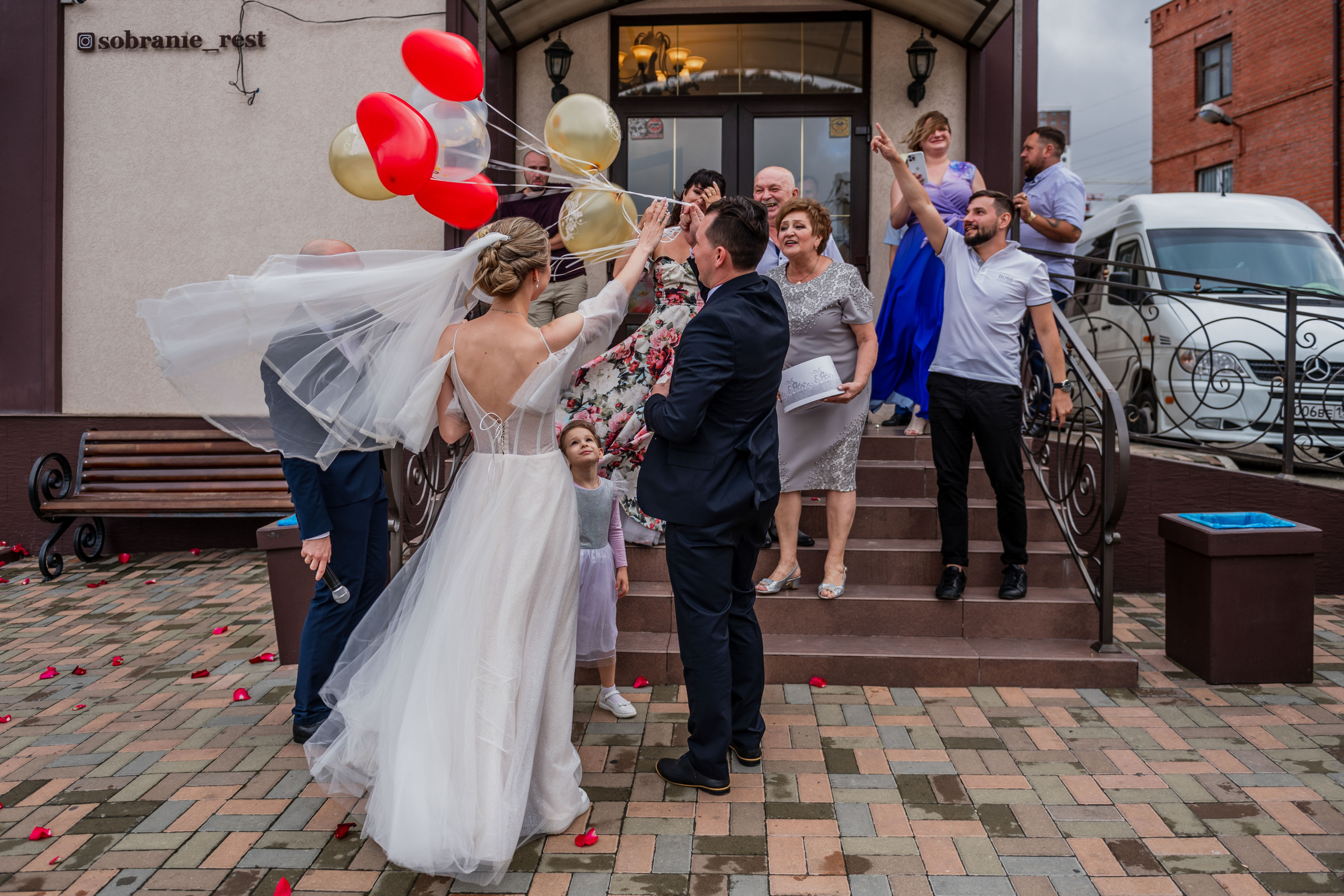 Свадебная фотосессия, свадьба летом, жених и невеста. Свадебный фотограф Новороссийск Марина КрамарИна Полещук