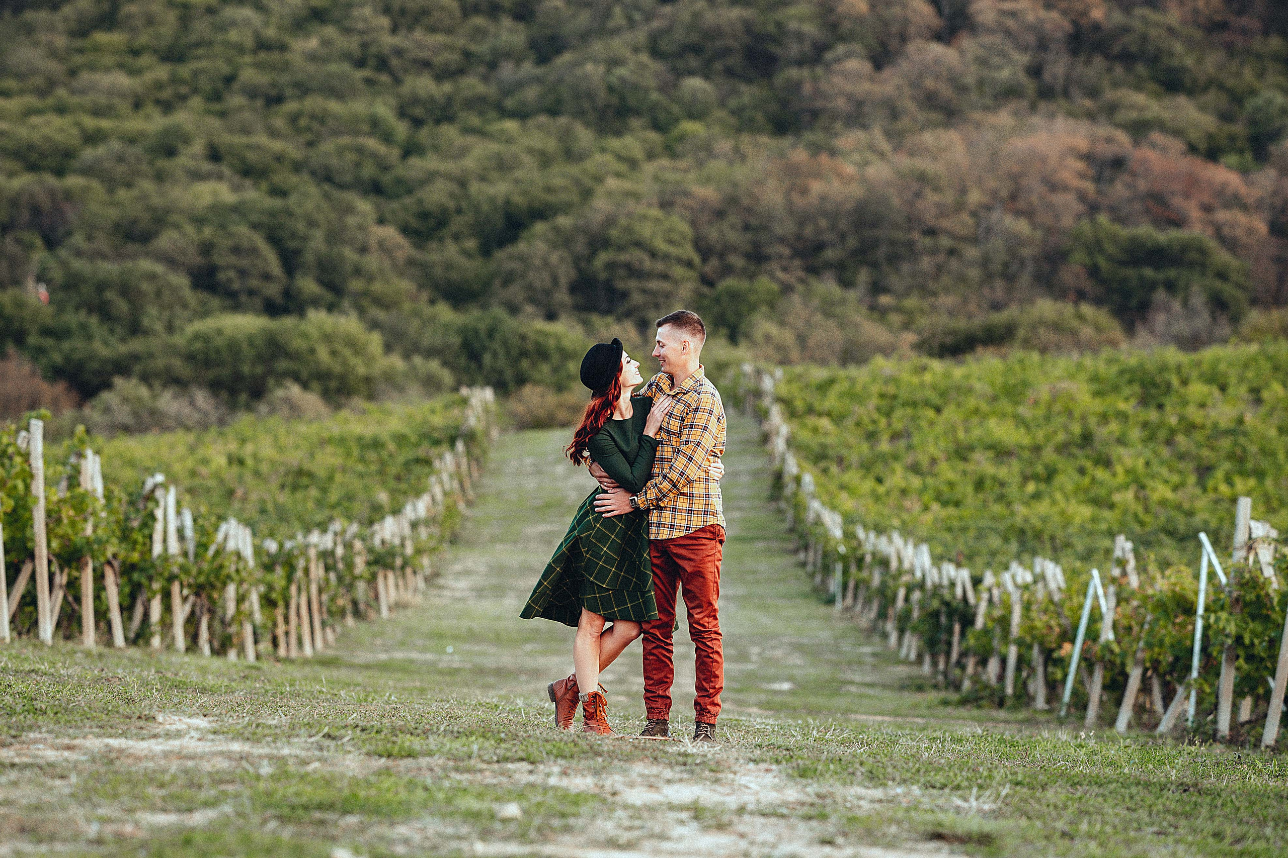 Любовная фотосессия на виноградниках, лавстори. Свадебный фотограф Новороссийск Марина КрамарИна Полещук