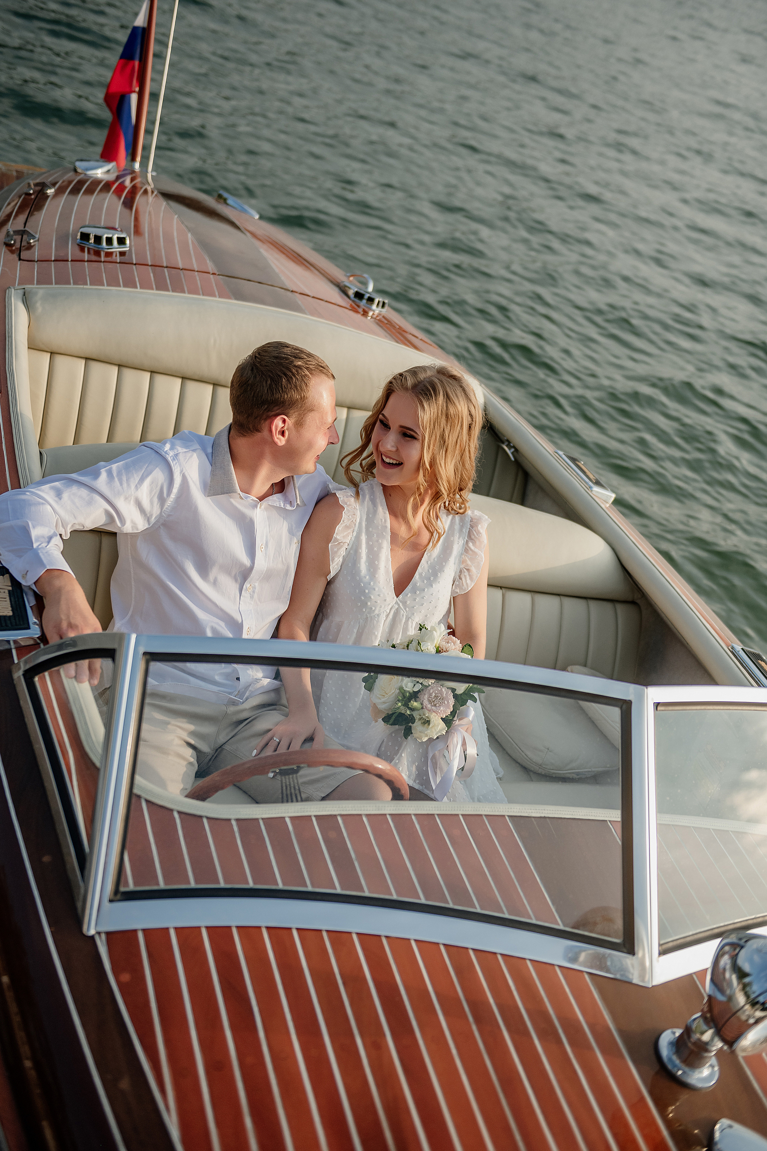 Свадьба любовь фотосессия лавстори абрау дюрсо. Свадебный фотограф Новороссийск Марина КрамарИна Полещук