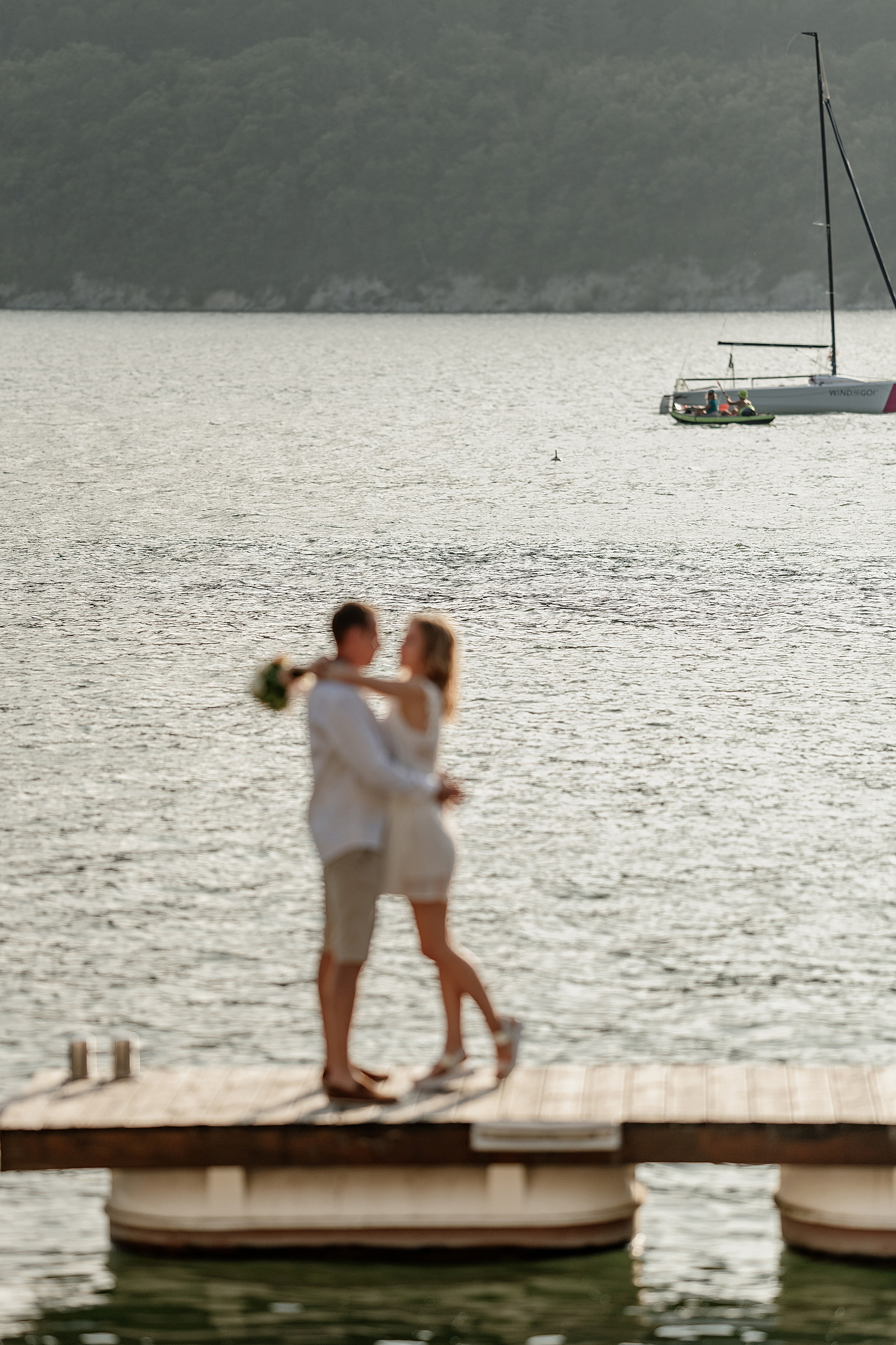 Свадьба любовь фотосессия лавстори абрау дюрсо. Свадебный фотограф Новороссийск Марина КрамарИна Полещук