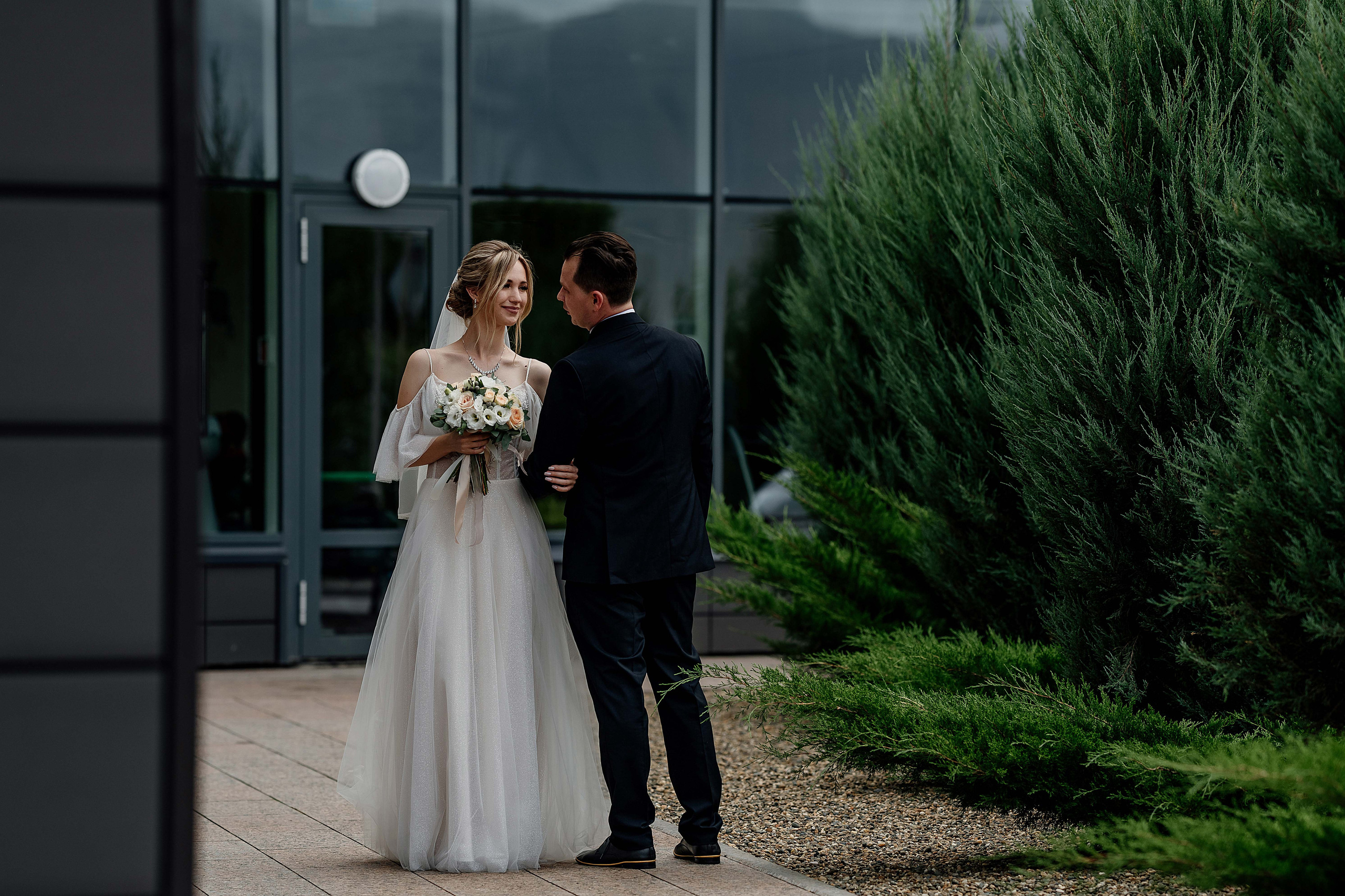 Свадебная фотосессия, свадьба летом, жених и невеста. Свадебный фотограф Новороссийск Марина КрамарИна Полещук