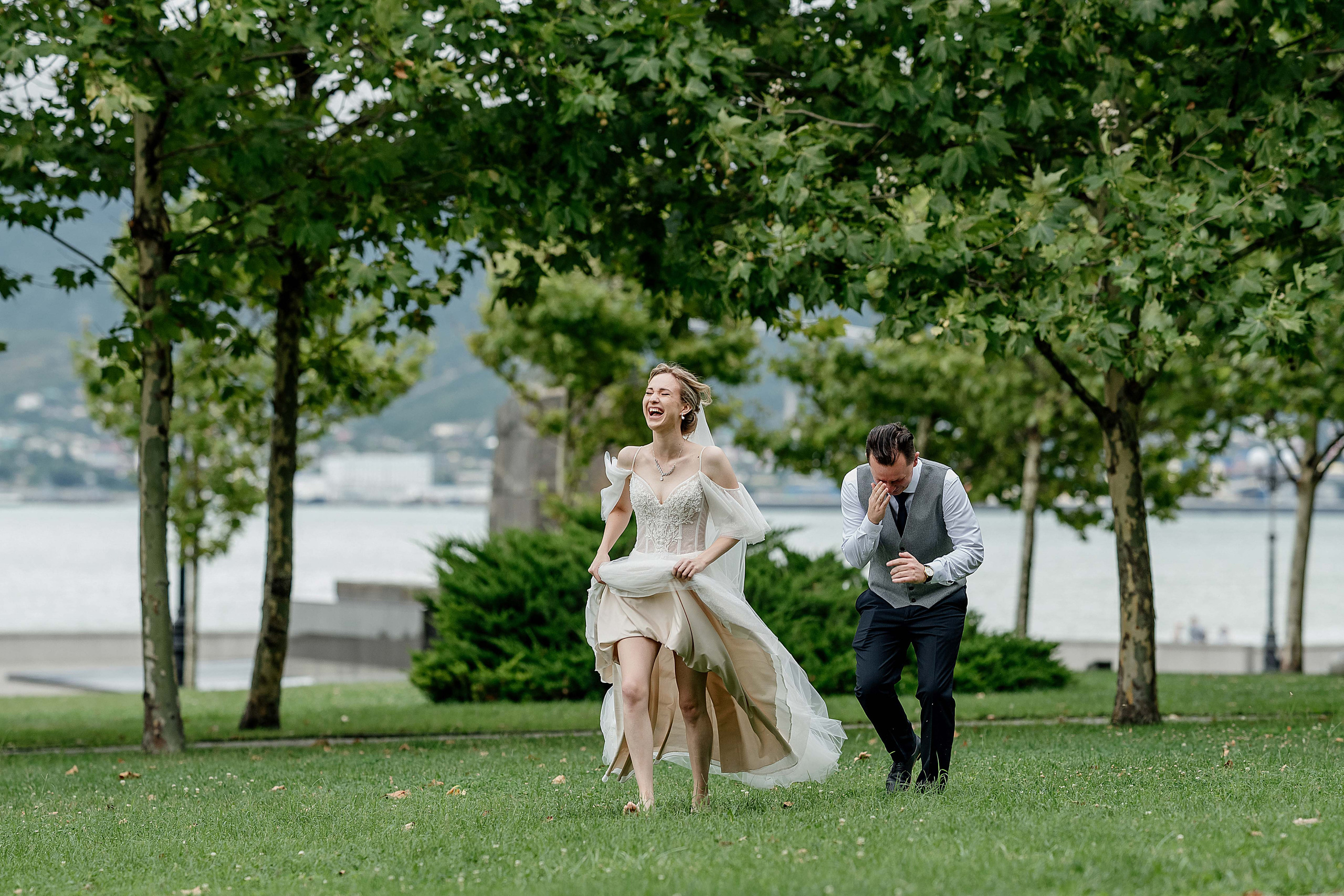 Свадебная фотосессия, свадьба летом, жених и невеста. Свадебный фотограф Новороссийск Марина КрамарИна Полещук