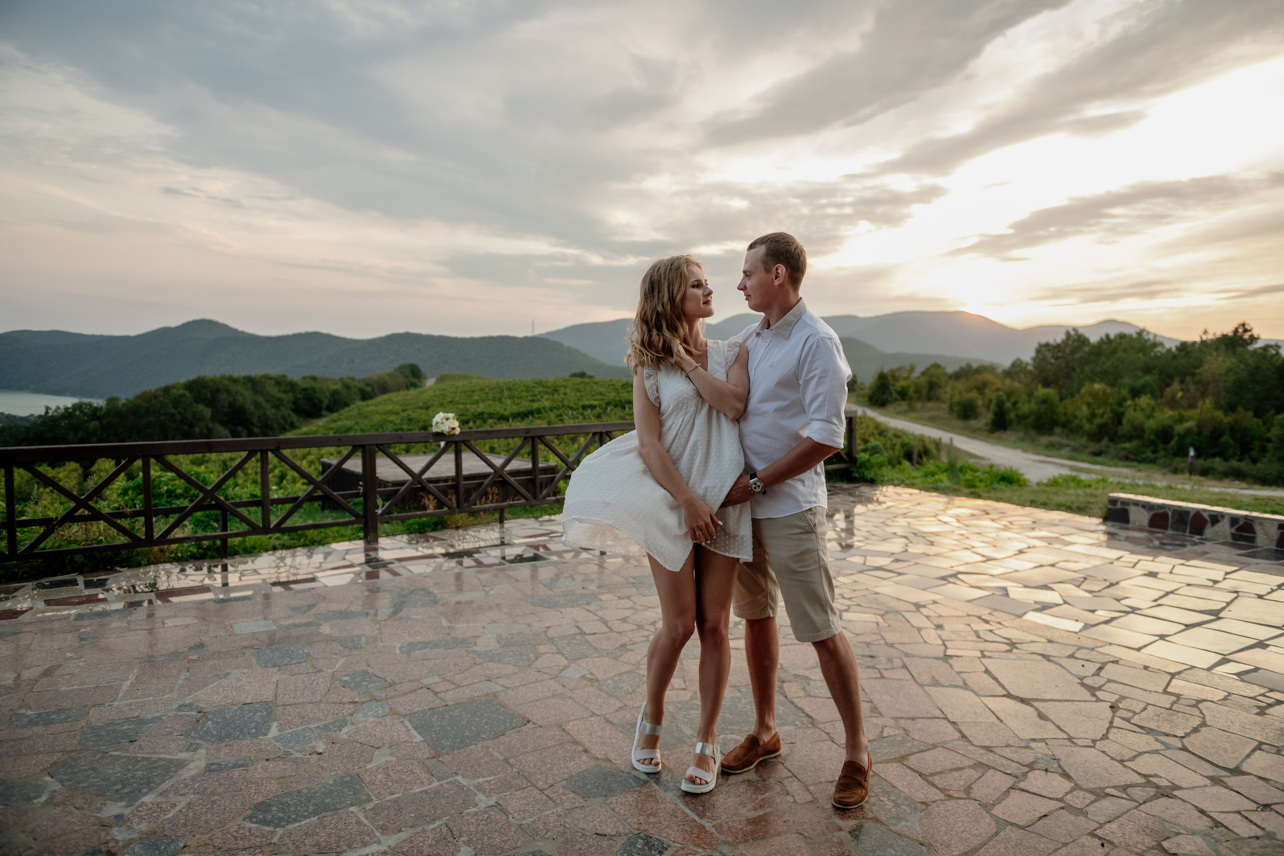 Свадьба любовь фотосессия лавстори абрау дюрсо. Свадебный фотограф Новороссийск Марина КрамарИна Полещук