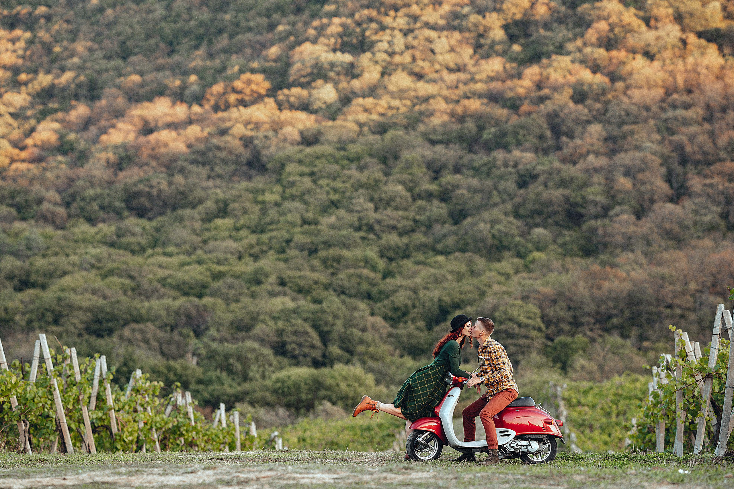 Любовная фотосессия на виноградниках, лавстори. Свадебный фотограф Новороссийск Марина КрамарИна Полещук