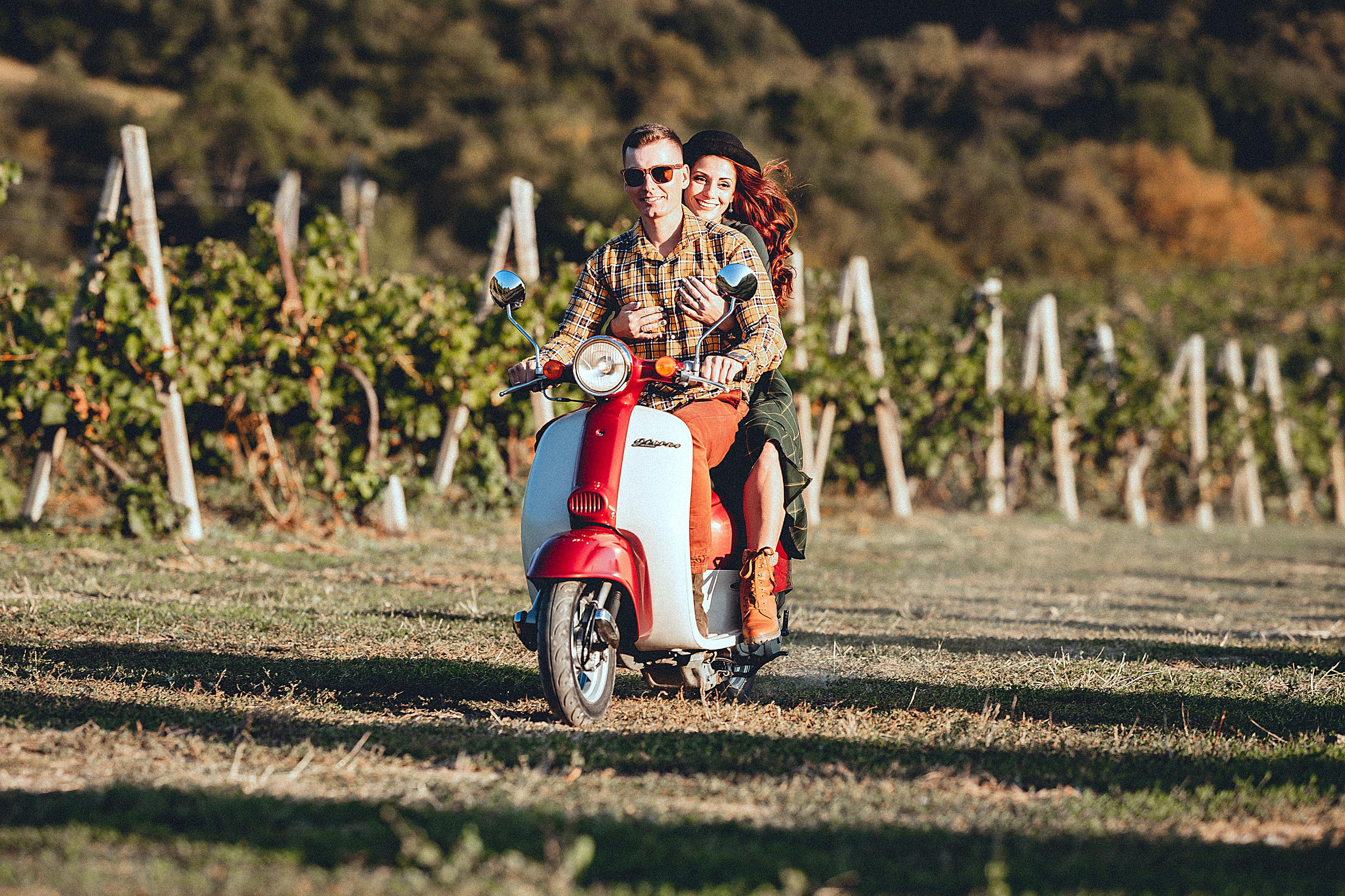 Любовная фотосессия на виноградниках, лавстори. Свадебный фотограф Новороссийск Марина КрамарИна Полещук