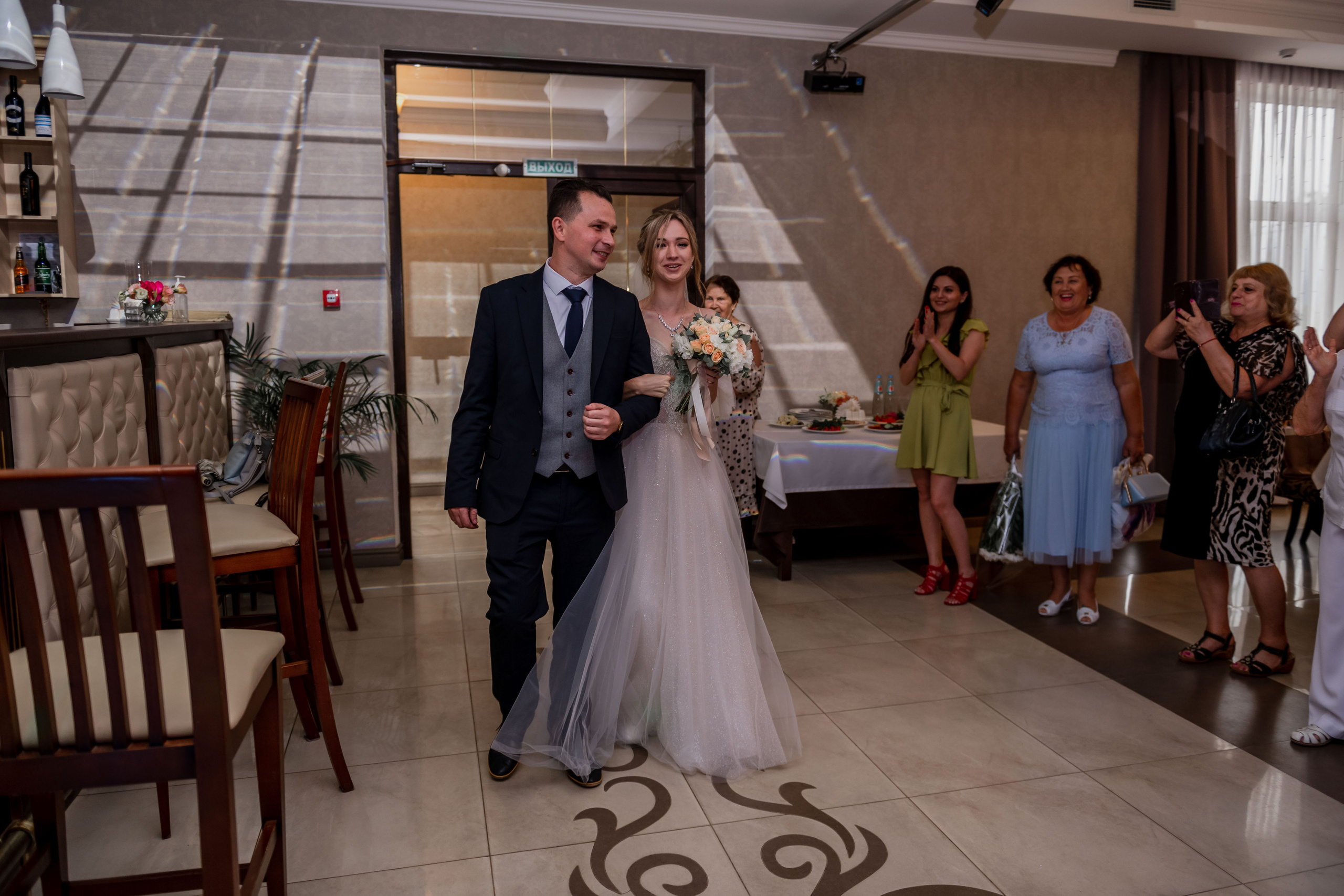 Свадебная фотосессия, свадьба летом, жених и невеста. Свадебный фотограф Новороссийск Марина КрамарИна Полещук