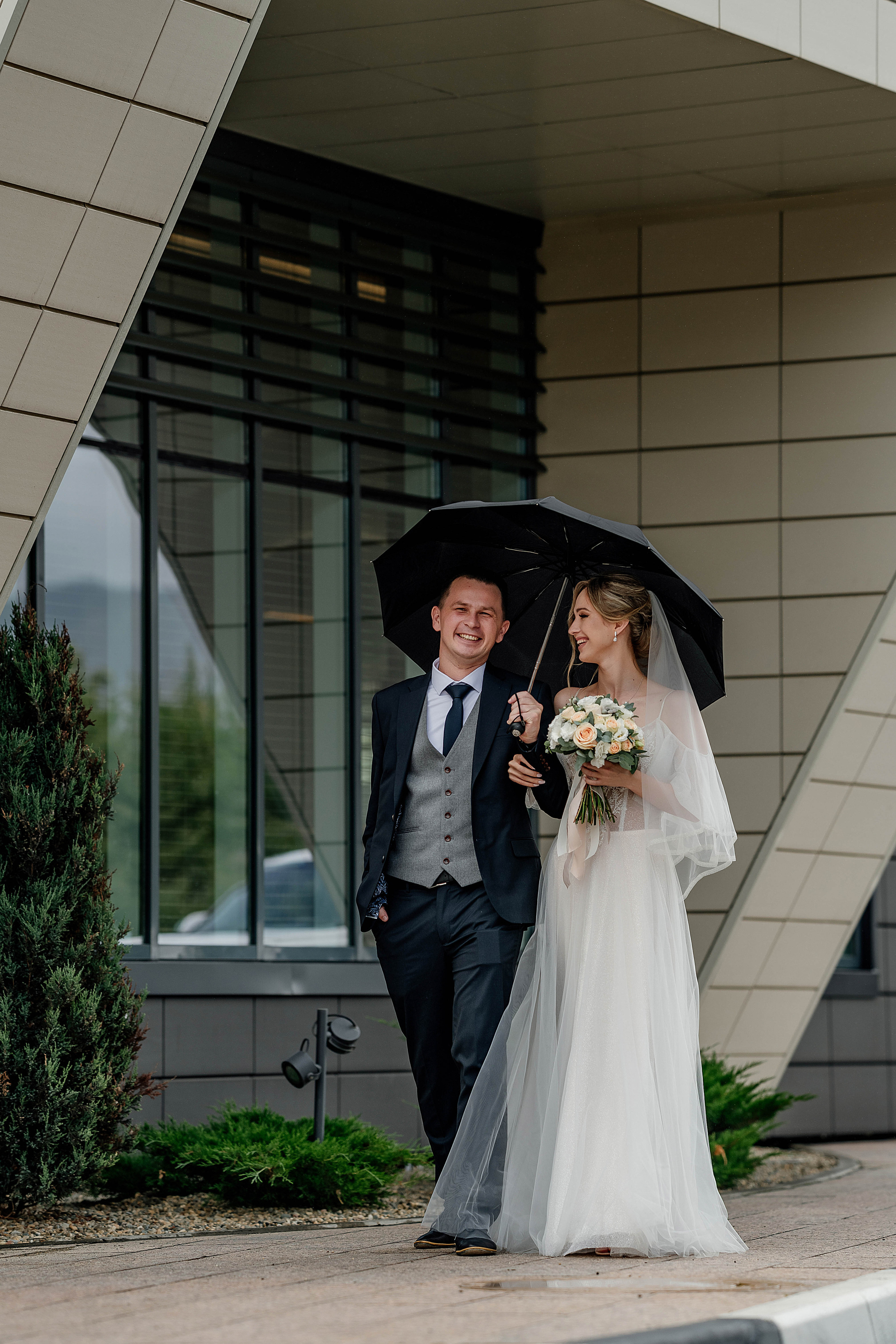 Свадебная фотосессия, свадьба летом, жених и невеста. Свадебный фотограф Новороссийск Марина КрамарИна Полещук