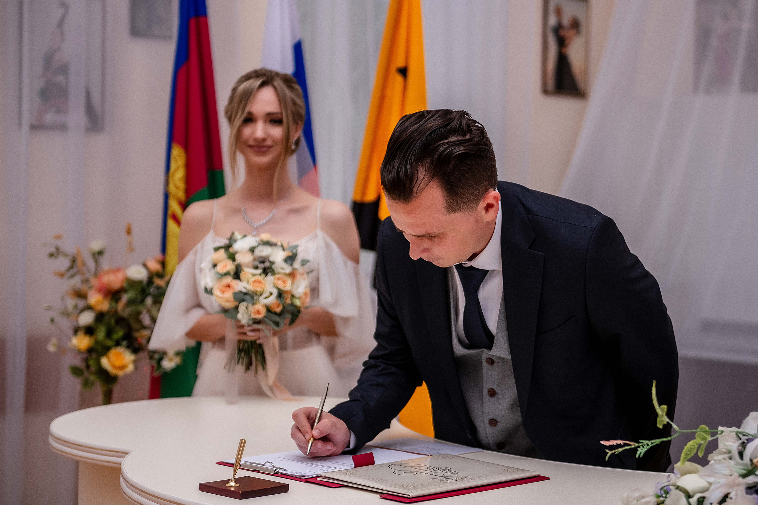 Свадебная фотосессия, свадьба летом, жених и невеста. Свадебный фотограф Новороссийск Марина КрамарИна Полещук