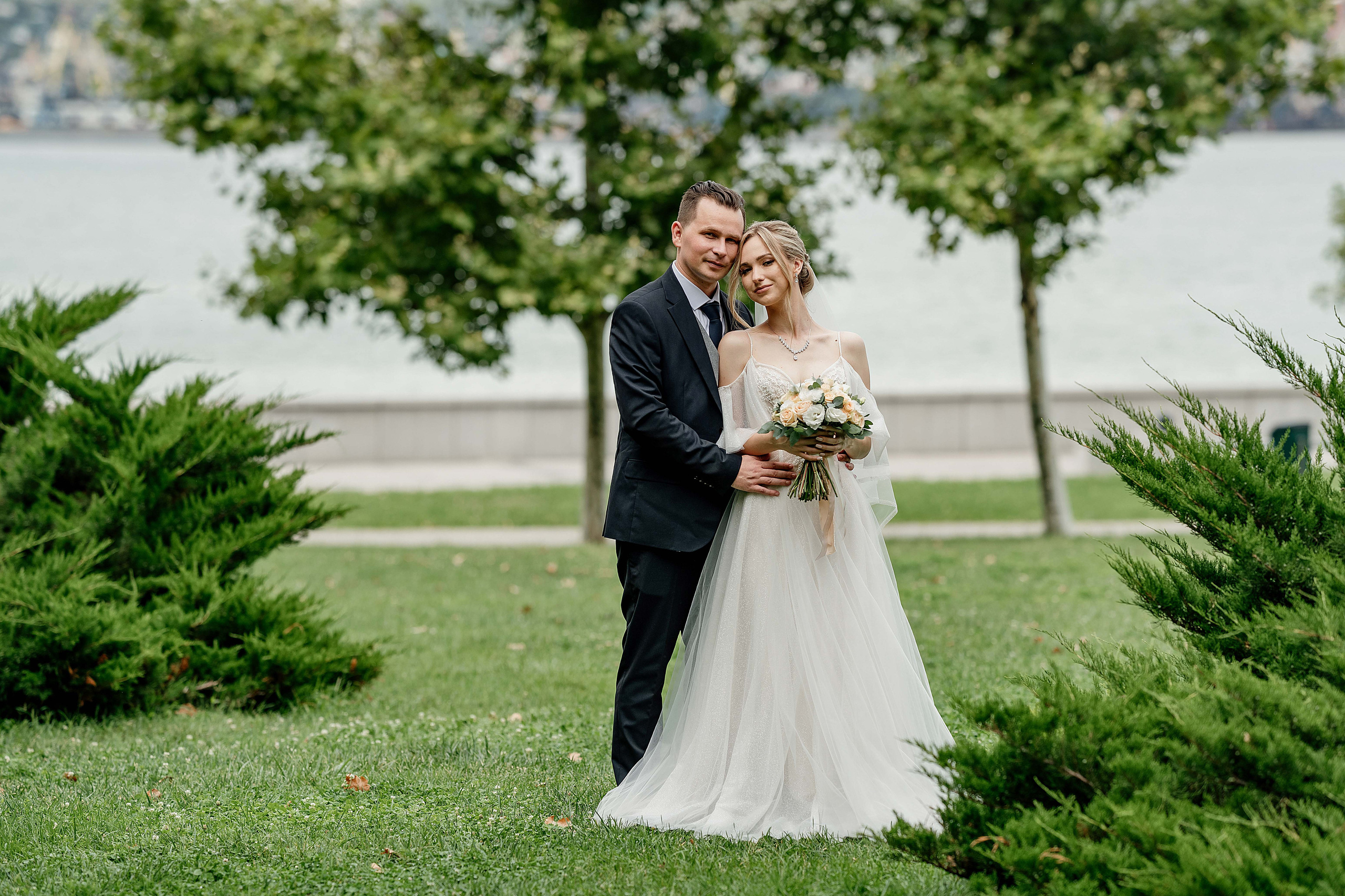 Свадебная фотосессия, свадьба летом, жених и невеста. Свадебный фотограф Новороссийск Марина КрамарИна Полещук