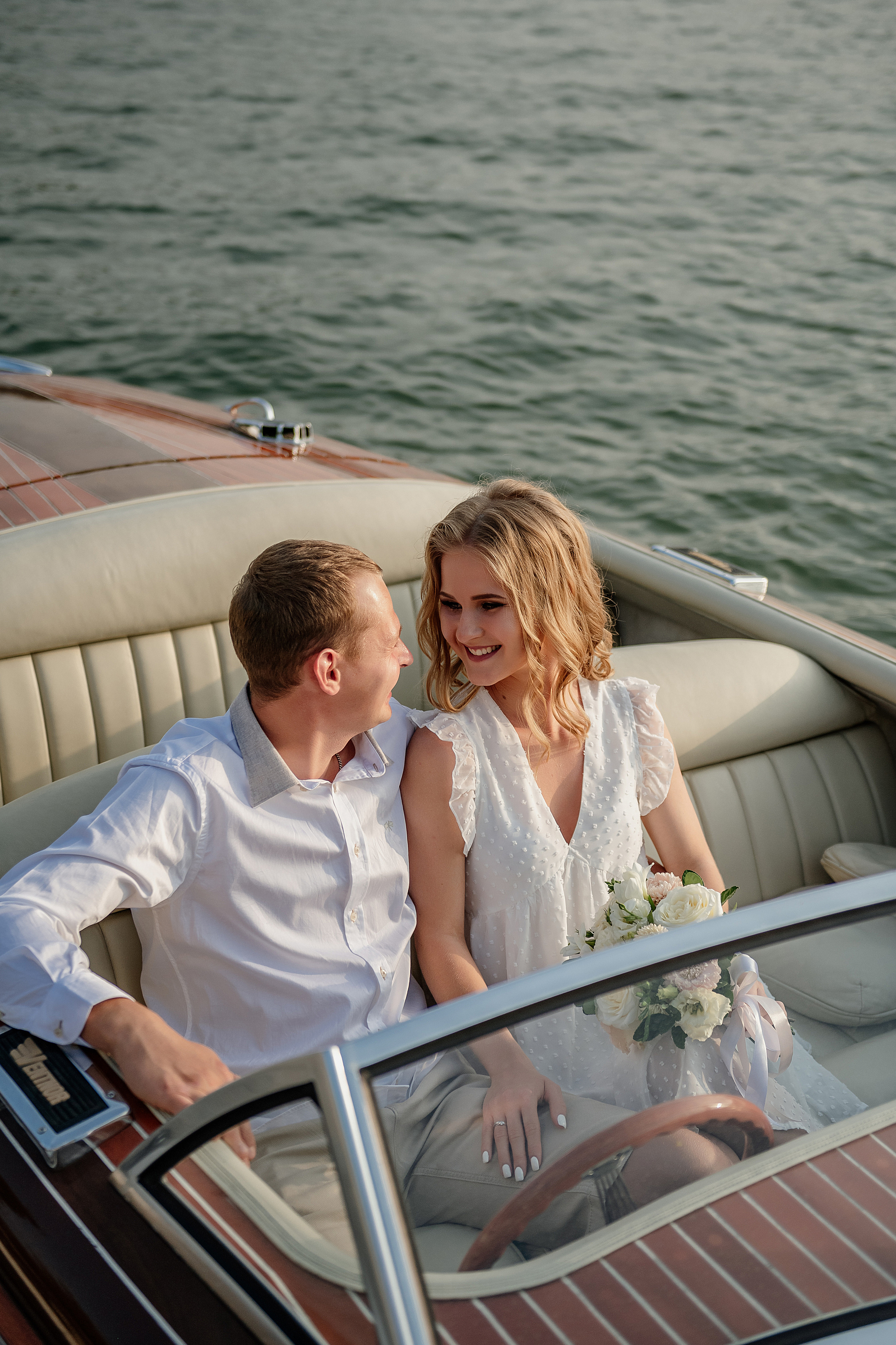 Свадьба любовь фотосессия лавстори абрау дюрсо. Свадебный фотограф Новороссийск Марина КрамарИна Полещук