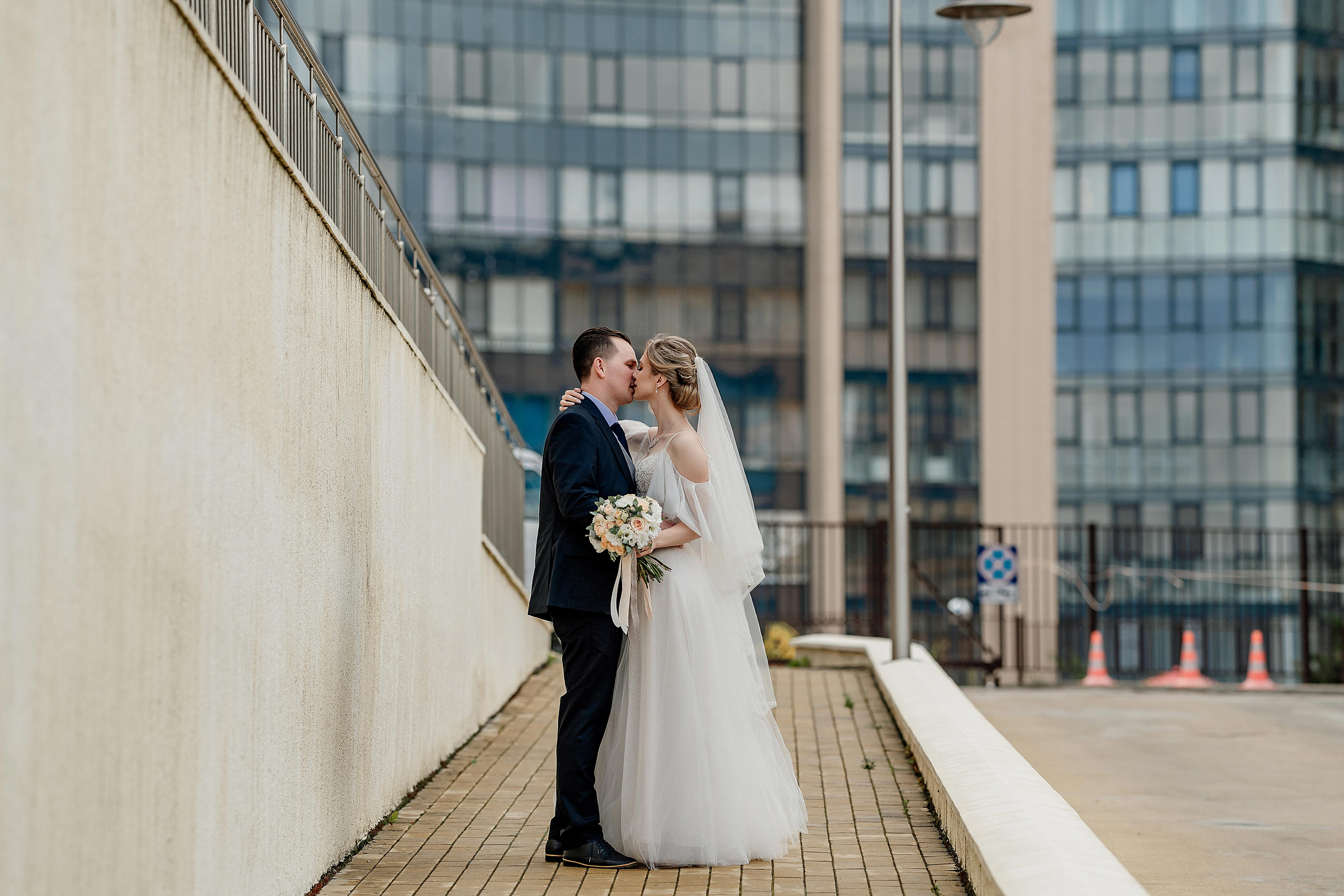 Свадебная фотосессия, свадьба летом, жених и невеста. Свадебный фотограф Новороссийск Марина КрамарИна Полещук
