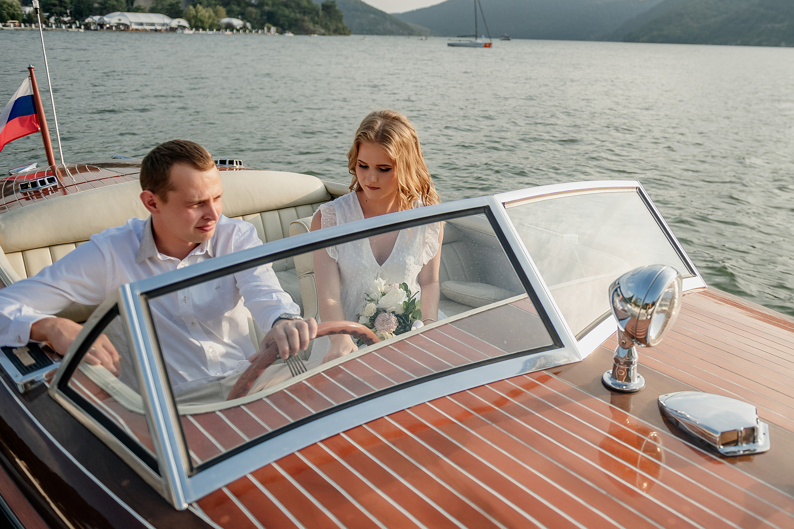 Свадьба любовь фотосессия лавстори абрау дюрсо. Свадебный фотограф Новороссийск Марина КрамарИна Полещук