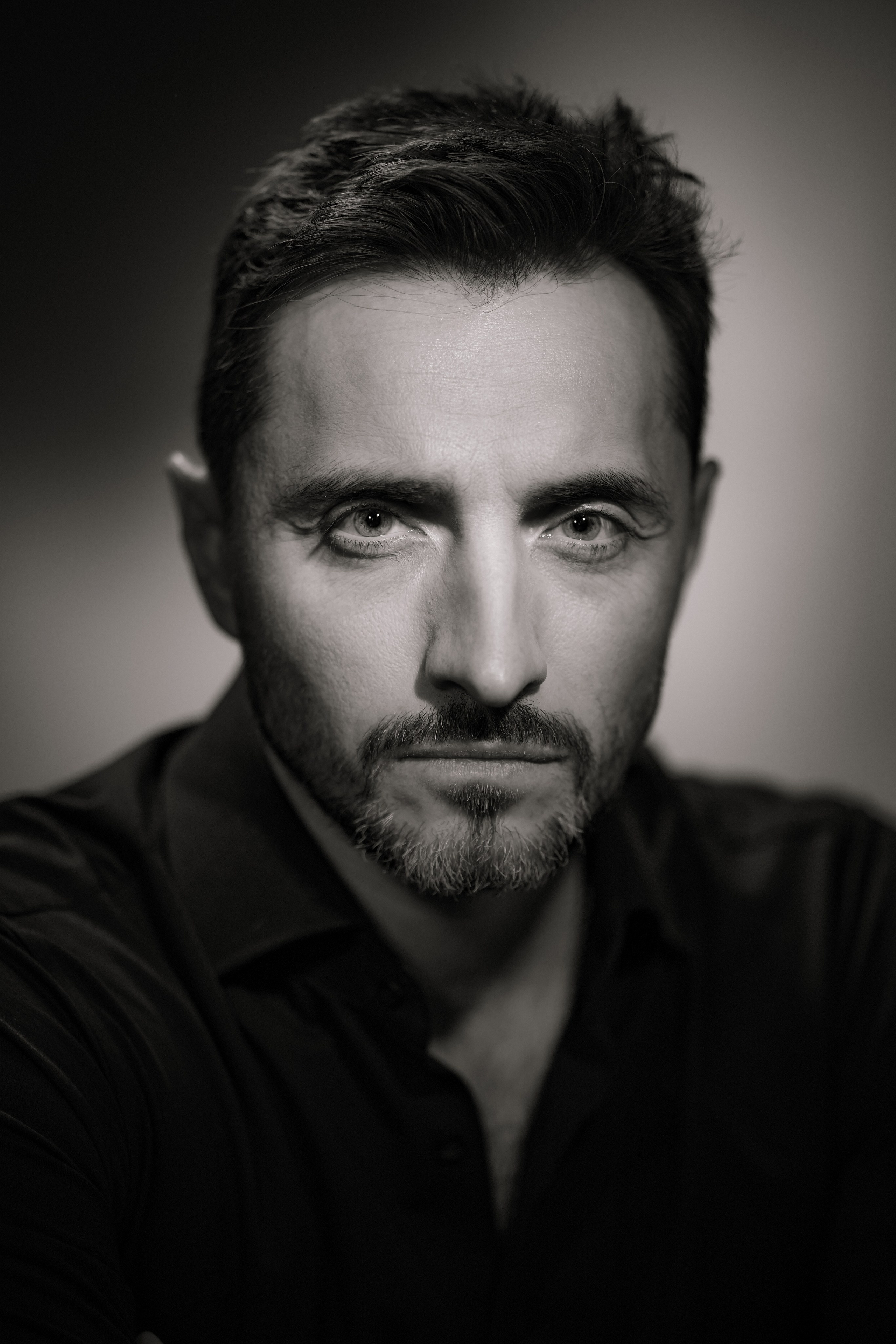 Актер Алексей Лосихин. Портретная съемка в Москве, студийный фотограф Игорь Фомин