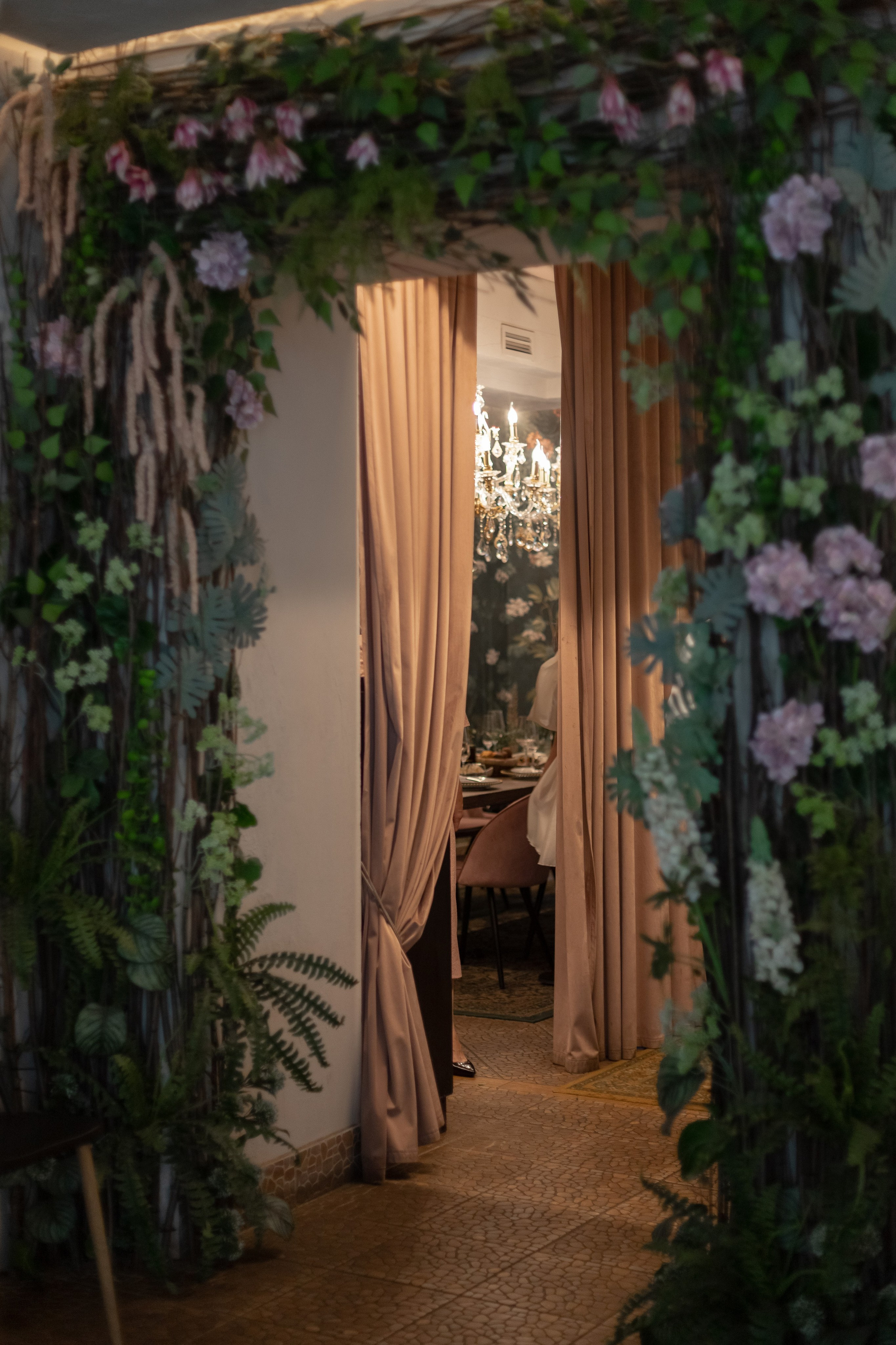 Дождь, жара и Эрмитаж. Свадебный и семейный фотограф Арина Кулёва