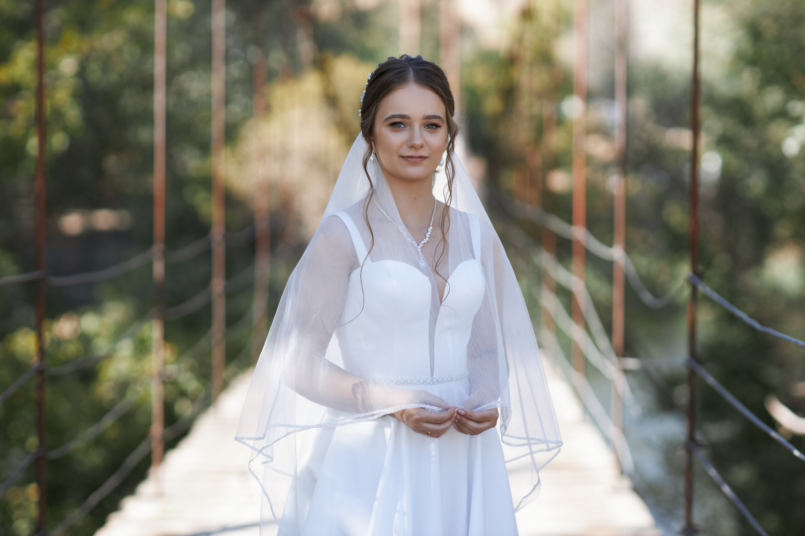 Портрет невесты на подвестном мосту