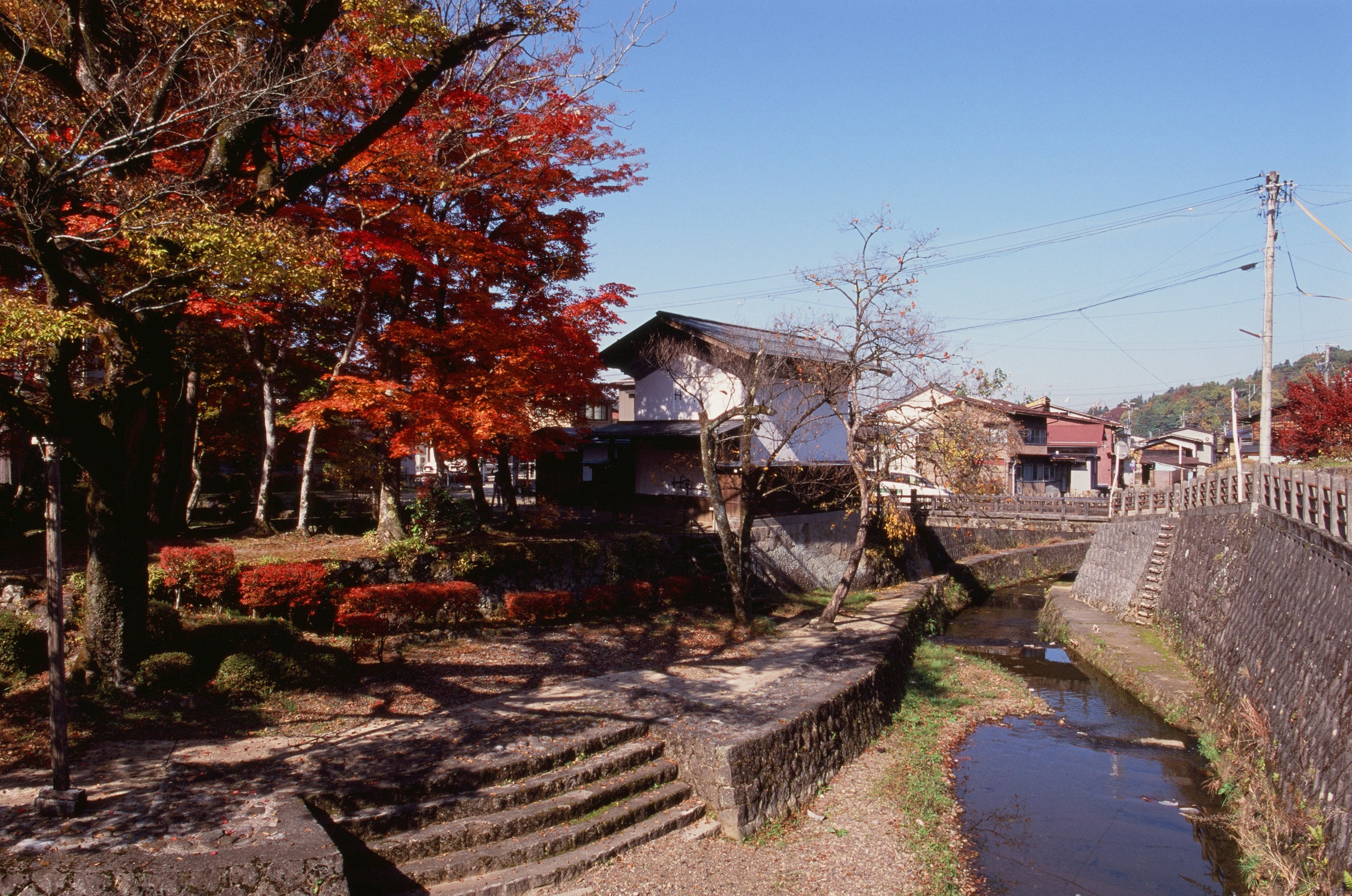 Out of noise // japan, takayama V. EVER EXPOSED
