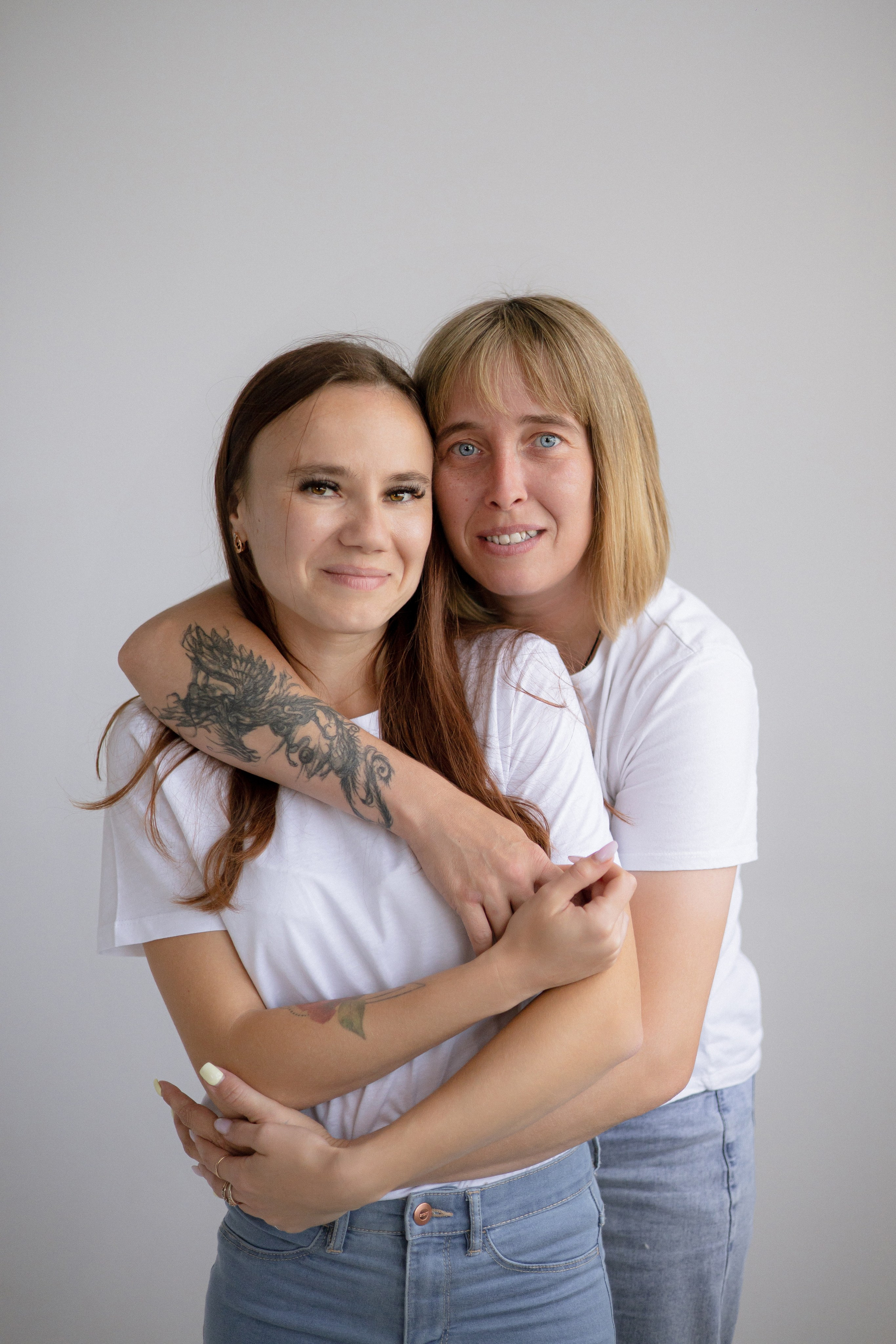 Настя и Таня с любимками. Свадебный и семейный фотограф в Магнитогорске Катя Буряк