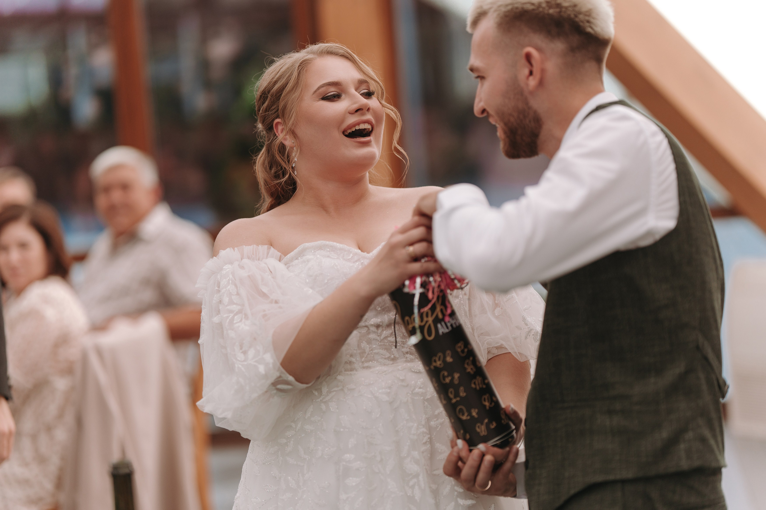 КАФЕ М5 / ХОТИМ ЕДИМ / БОГДАН НАСЫРОВ / ИЛЬНАР АХМАДУЛЛИН