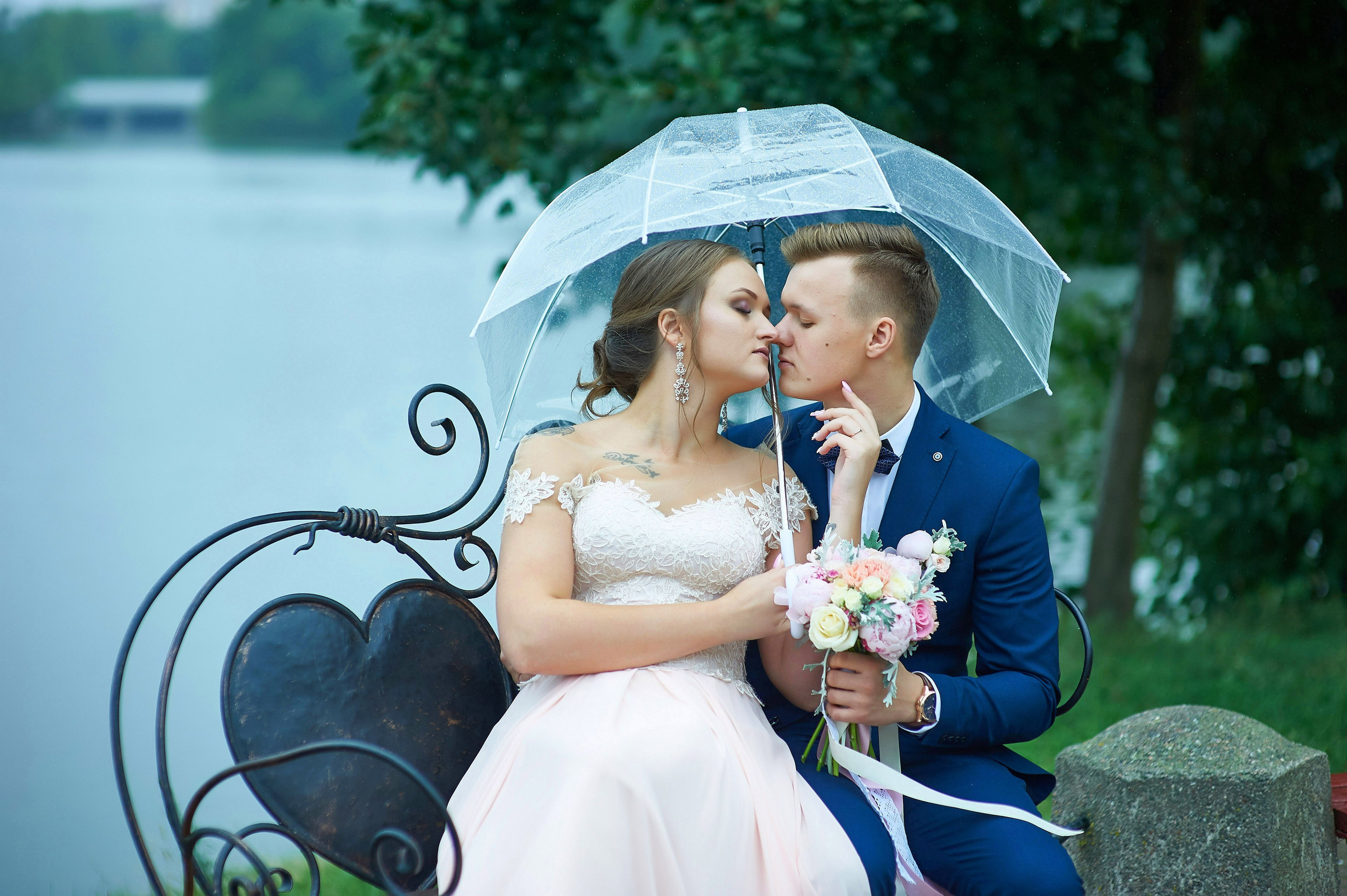 Ульяна и Дмитрий (свадебная прогулка в Сестрорецке под дождем, , фотосессия в верхнем парке Петергофа). Портретный, семейный и свадебный фотограф в Санкт-Петербурге и в Пушкине Ширяев Денис