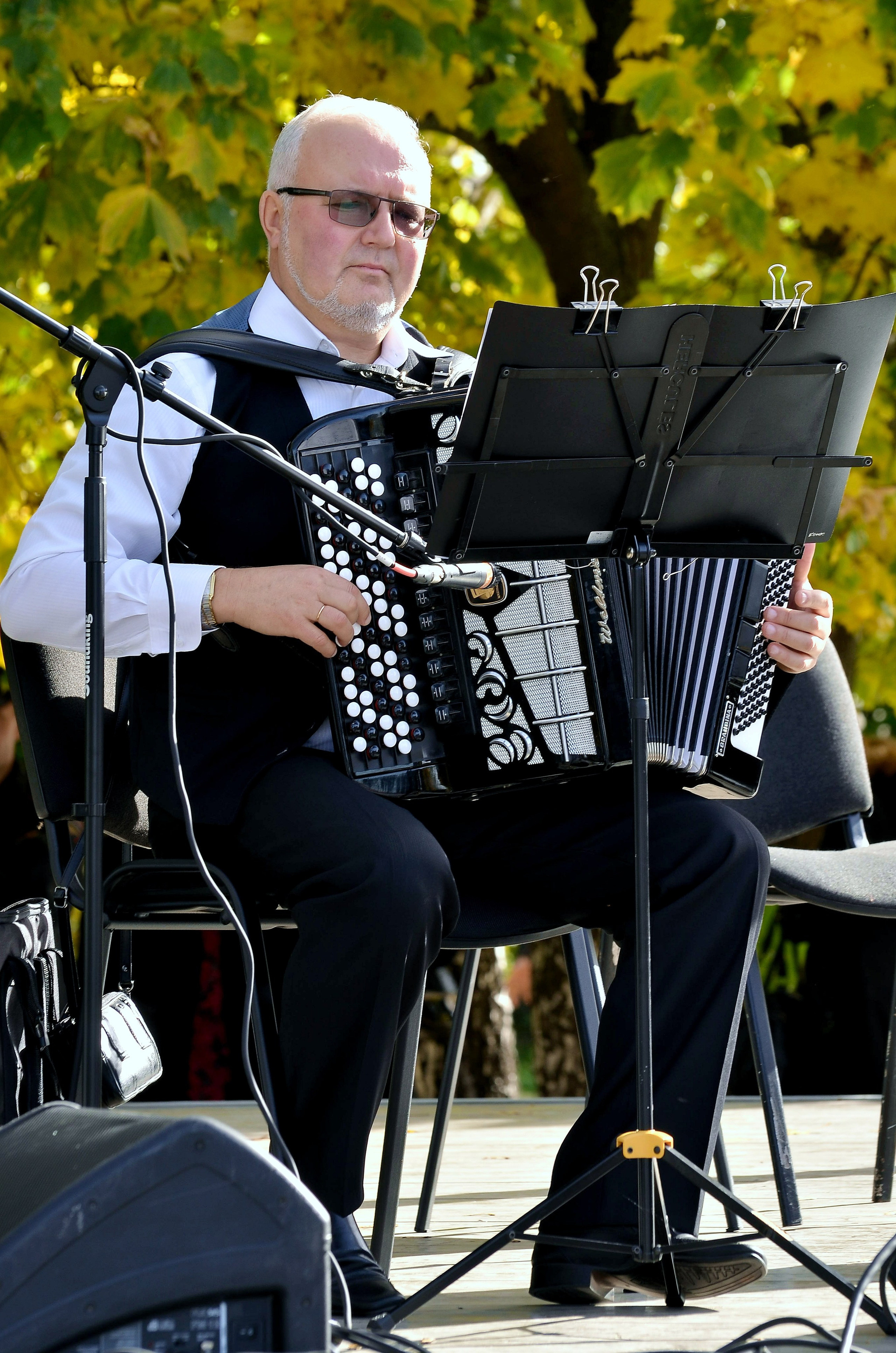 Евгений Дятлов. ФОТОГРАФ ВАШИХ МЕРОПРИЯТИЙ РЯЗАНЬ СЕРГЕЙ КЛЮЕВ Концертная фотография близка к репортажу и портретной съемке
