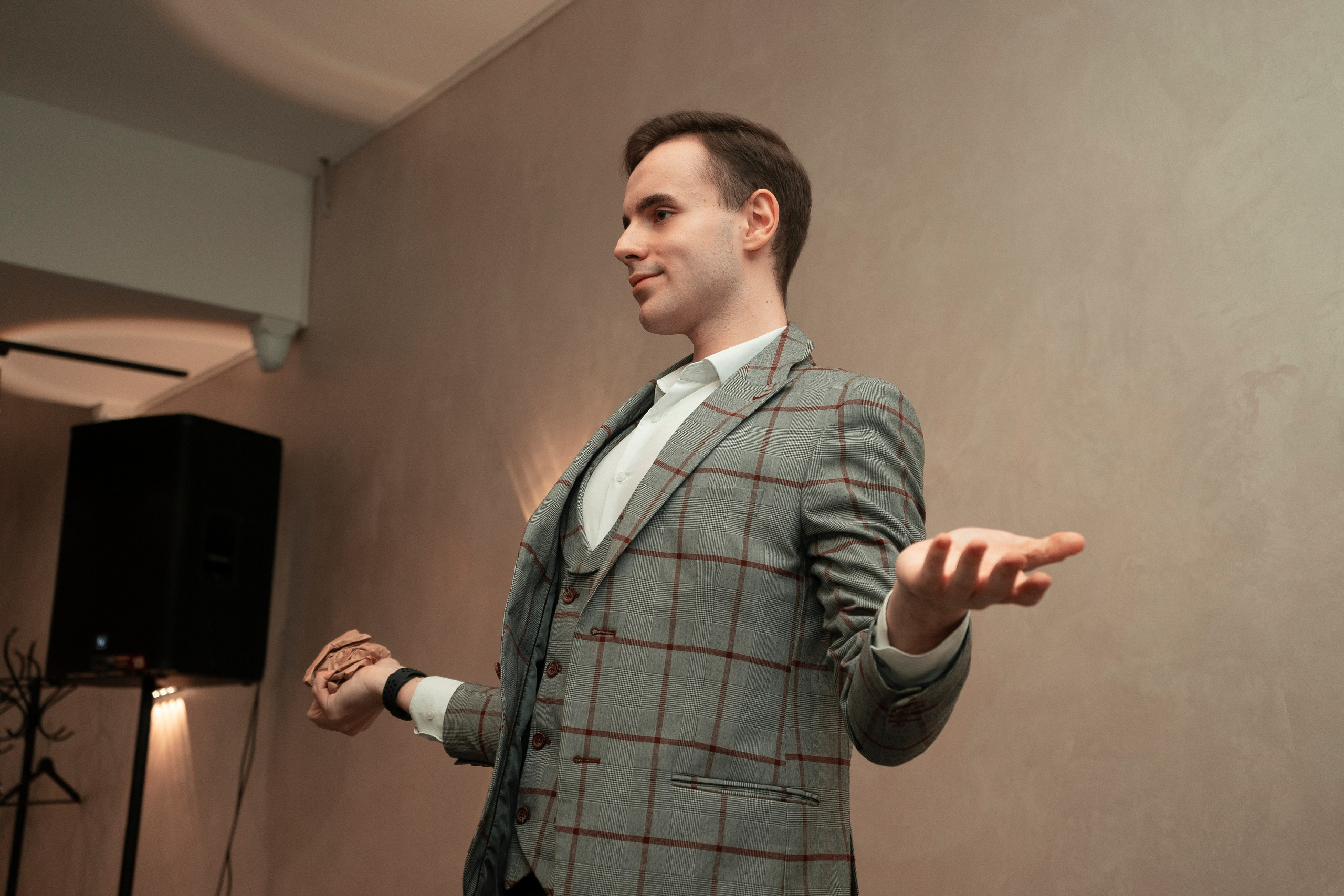 Свадебные фотографии из отеля Чингисхан города Улан-Удэ Алексея и Оюны. Фотограф в Улан-Удэ. Свадебный фотограф в Улан-Удэ