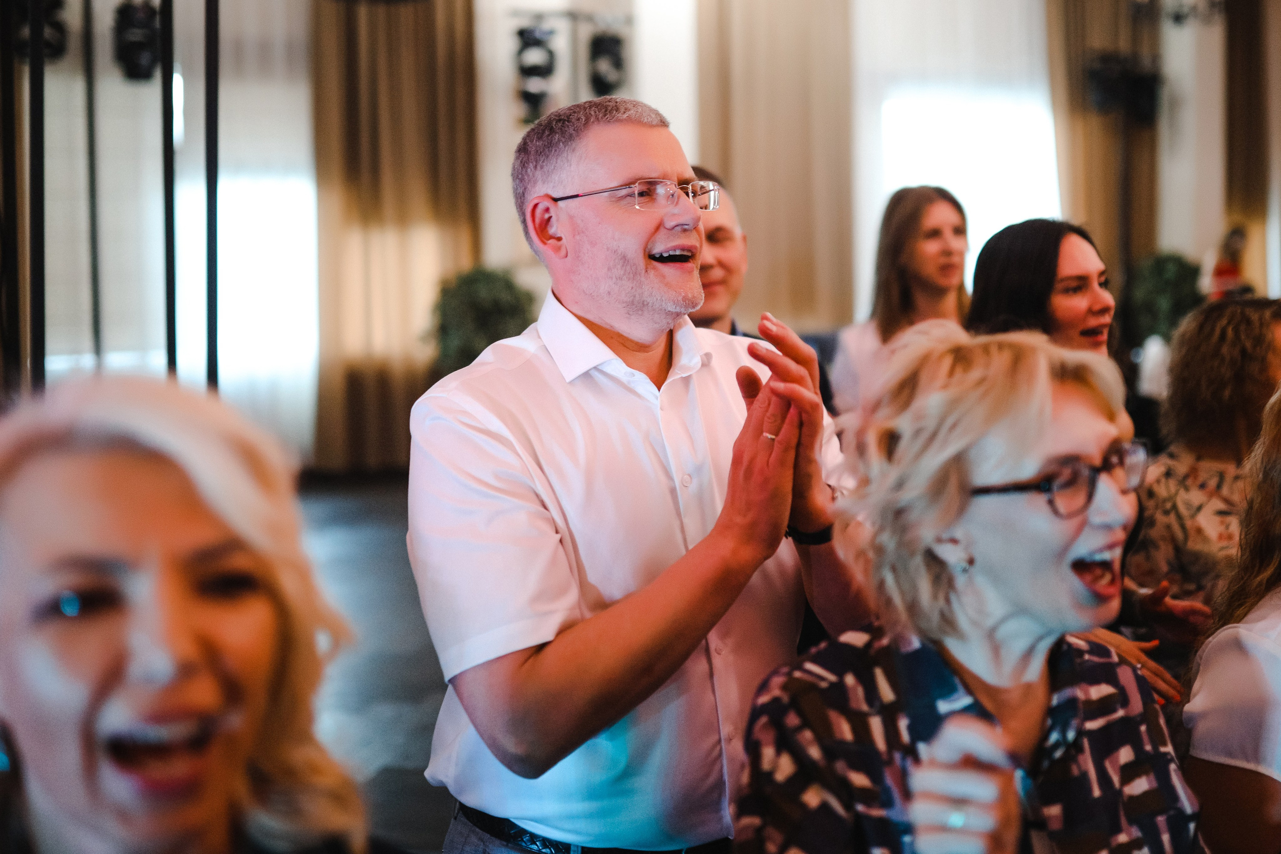 Выпускной Гимназия 1. Роман Урумбаев фотограф Нижневартовск