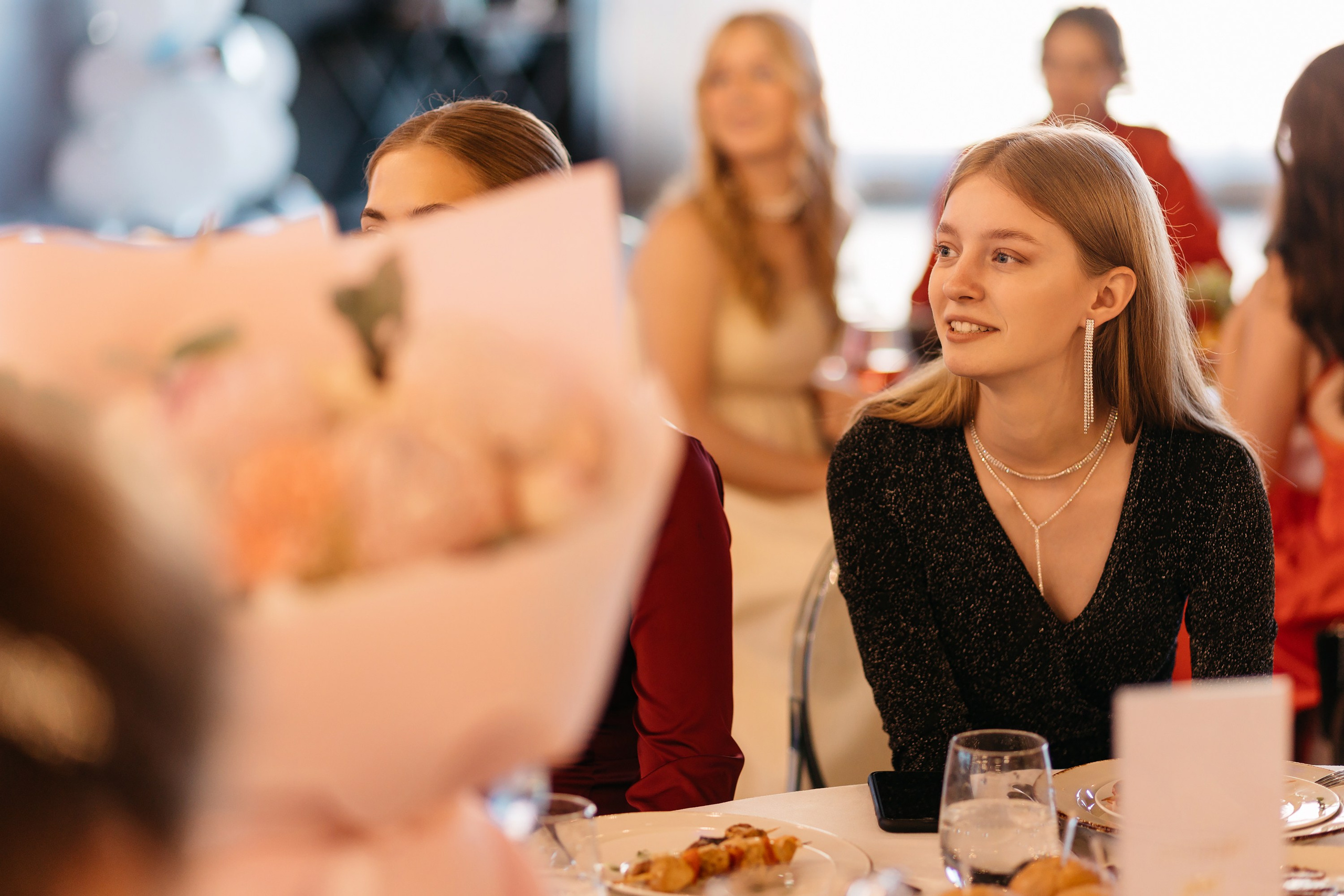 Выпускные. Профессиональный фотограф в Кирове Антон Суслов