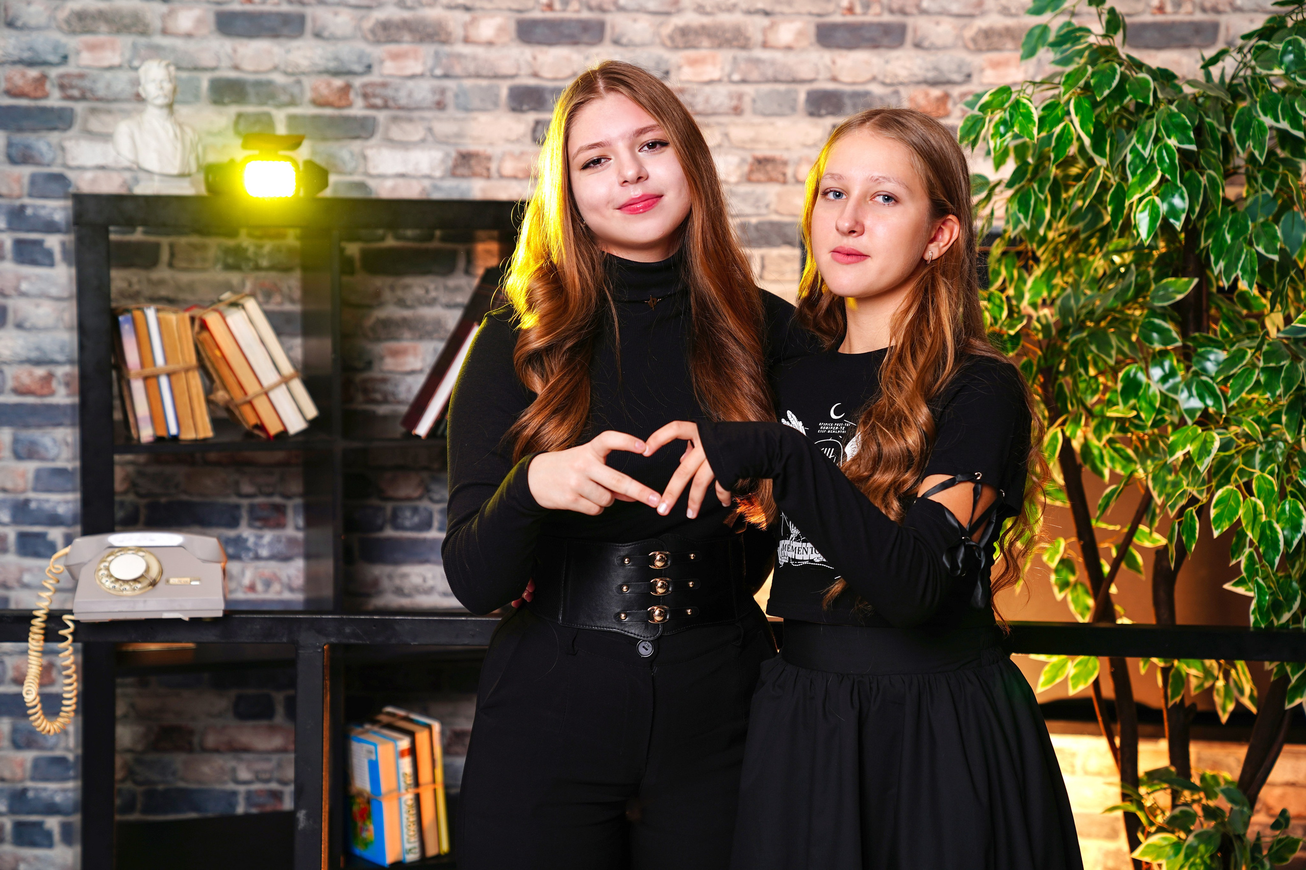 Мелкие группы / старшие классы. MEMENTO.Выпускные альбомы, школьные, юбилейные и другие книги. Ростов-на-Дону